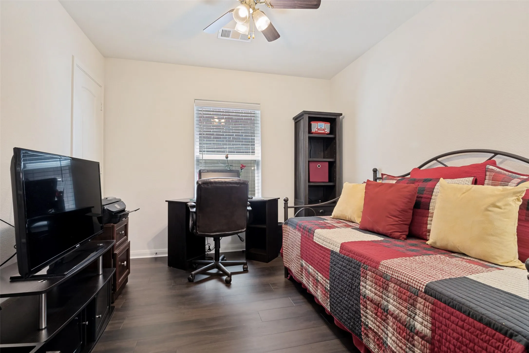 Single Family Residence For Sale in Collin County , 1614 Park Trails Boulevard, Princeton, Texas 75407, 4 Bedroom, 2 Bathroom, 2 Garage spaces, 1,656 Sqft, built in 2018, mls#21318927, Real Estate Agent in Princeton, Homes For Sale in Collin county, Homes For Sale in Princeton, Realtor in Princeton Texas, Real Estate Brokerage Independent Realty Texas, Luminita Cordes Realtor