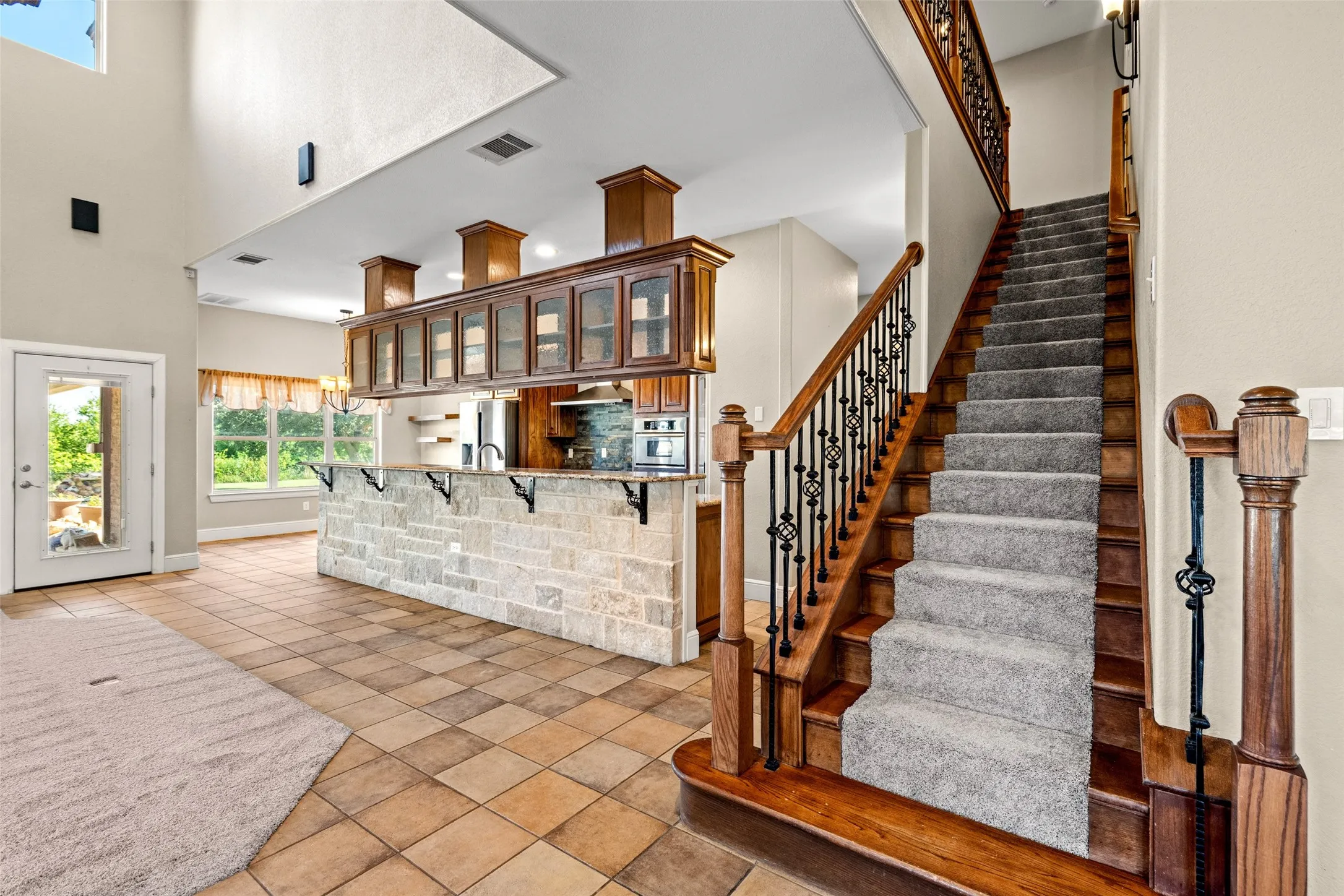 Single Family Residence For Sale in Johnson County , 407 Valley View Court, Rio Vista, Texas 76093, 4 Bedroom, 3 Bathroom, 3 Garage spaces, 2,955 Sqft, built in 2006, mls#21320727, Real Estate Agent in Rio Vista, Homes For Sale in Johnson county, Homes For Sale in Rio Vista, Realtor in Rio Vista Texas, Real Estate Brokerage Independent Realty Texas, Luminita Cordes Realtor