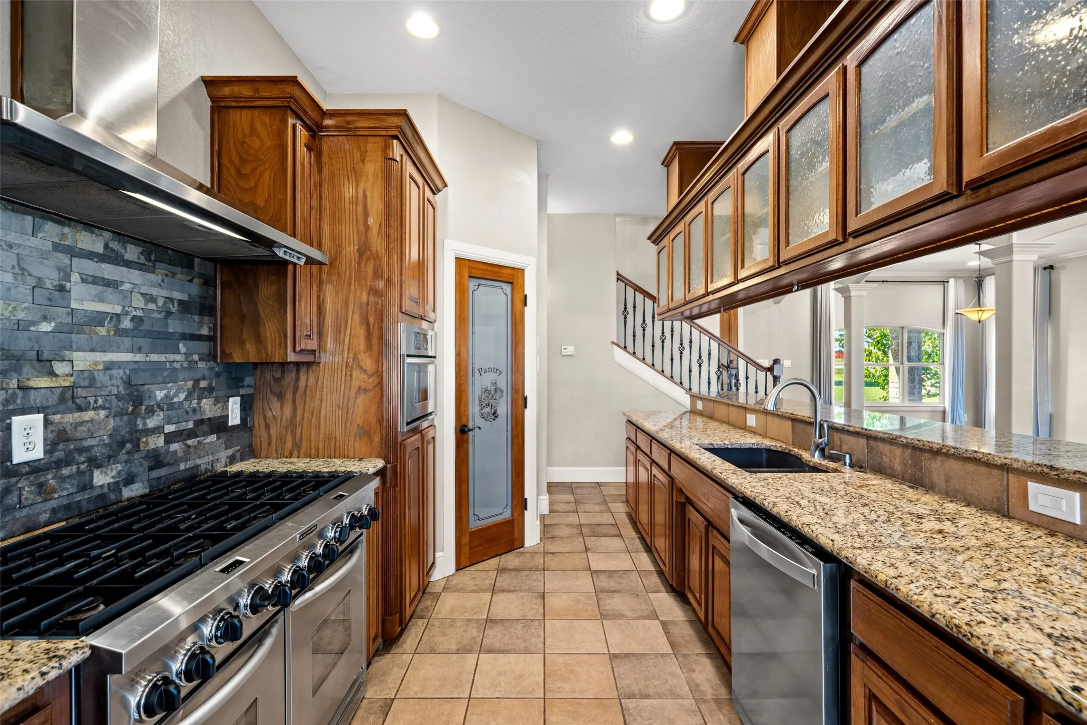 Single Family Residence For Sale in Johnson County , 407 Valley View Court, Rio Vista, Texas 76093, 4 Bedroom, 3 Bathroom, 3 Garage spaces, 2,955 Sqft, built in 2006, mls#21320727, Real Estate Agent in Rio Vista, Homes For Sale in Johnson county, Homes For Sale in Rio Vista, Realtor in Rio Vista Texas, Real Estate Brokerage Independent Realty Texas, Luminita Cordes Realtor