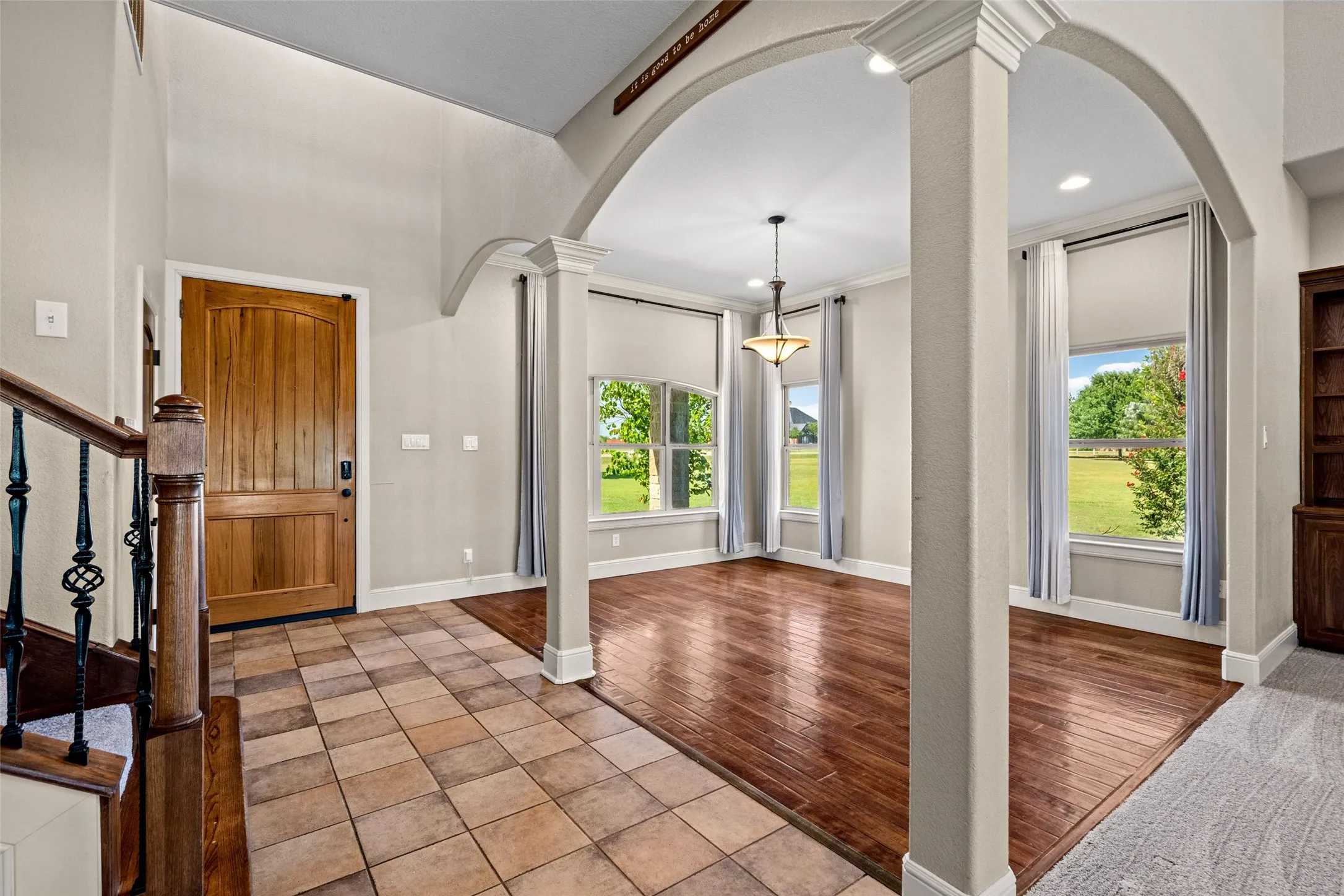 Single Family Residence For Sale in Johnson County , 407 Valley View Court, Rio Vista, Texas 76093, 4 Bedroom, 3 Bathroom, 3 Garage spaces, 2,955 Sqft, built in 2006, mls#21320727, Real Estate Agent in Rio Vista, Homes For Sale in Johnson county, Homes For Sale in Rio Vista, Realtor in Rio Vista Texas, Real Estate Brokerage Independent Realty Texas, Luminita Cordes Realtor