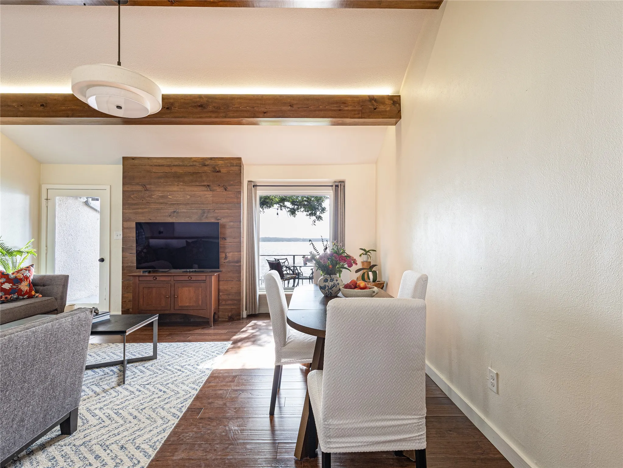 The lake is never far from sight, even while indoors.