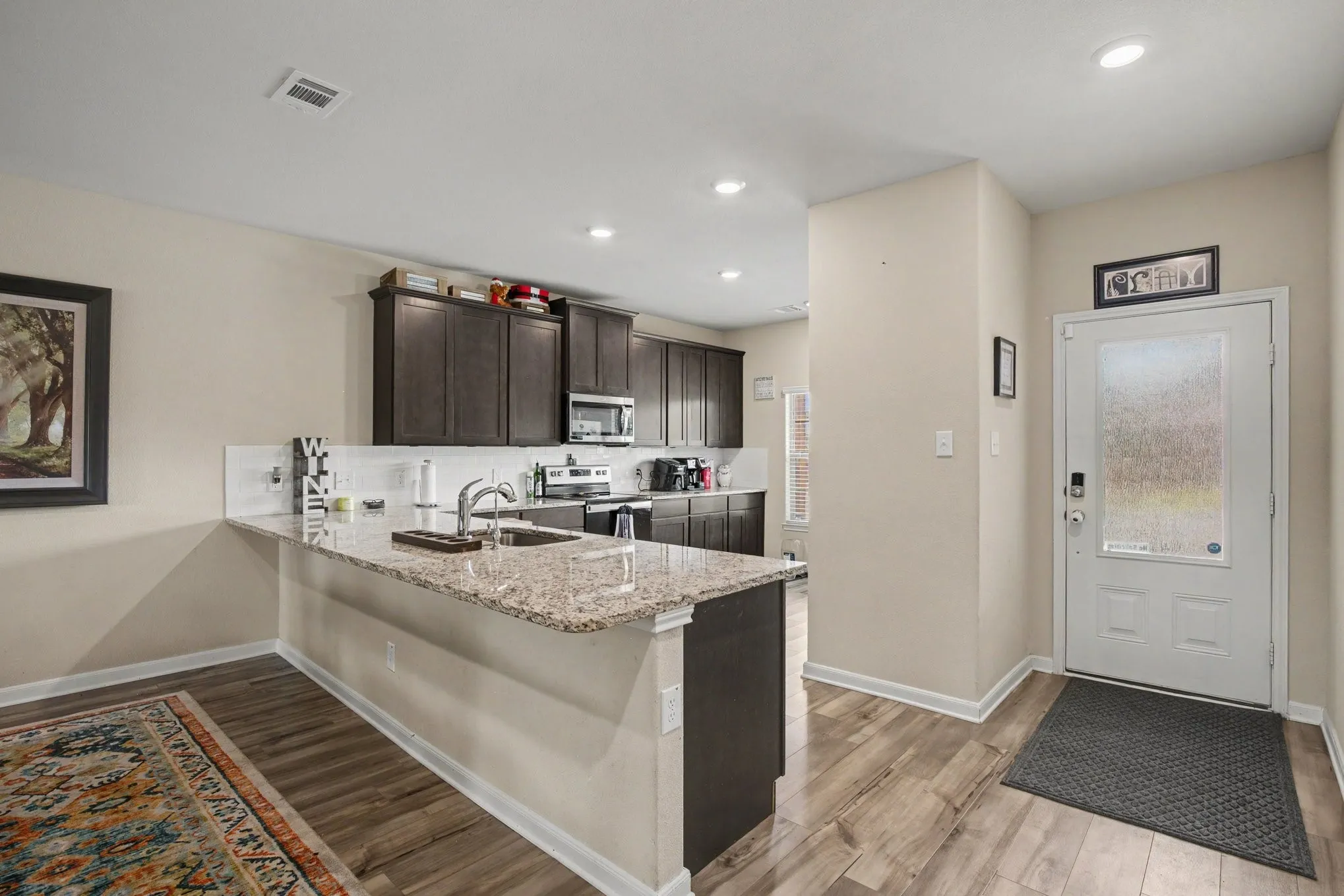 Single Family Residence For Sale in Tarrant County , 304 Lowery Oaks Trail, Fort Worth, Texas 76120, 5 Bedroom, 3 Bathroom, 2 Garage spaces, 2,996 Sqft, built in 2021, mls#21298508, Real Estate Agent in Fort Worth, Homes For Sale in Tarrant county, Homes For Sale in Fort Worth, Realtor in Fort Worth Texas, Real Estate Brokerage Independent Realty Texas, Luminita Cordes Realtor