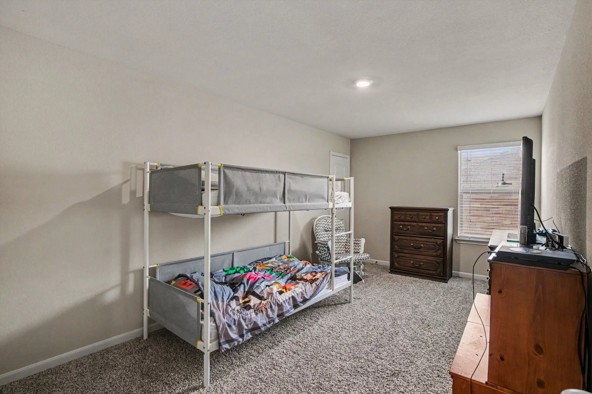 Single Family Residence For Sale in Tarrant County , 304 Lowery Oaks Trail, Fort Worth, Texas 76120, 5 Bedroom, 3 Bathroom, 2 Garage spaces, 2,996 Sqft, built in 2021, mls#21298508, Real Estate Agent in Fort Worth, Homes For Sale in Tarrant county, Homes For Sale in Fort Worth, Realtor in Fort Worth Texas, Real Estate Brokerage Independent Realty Texas, Luminita Cordes Realtor