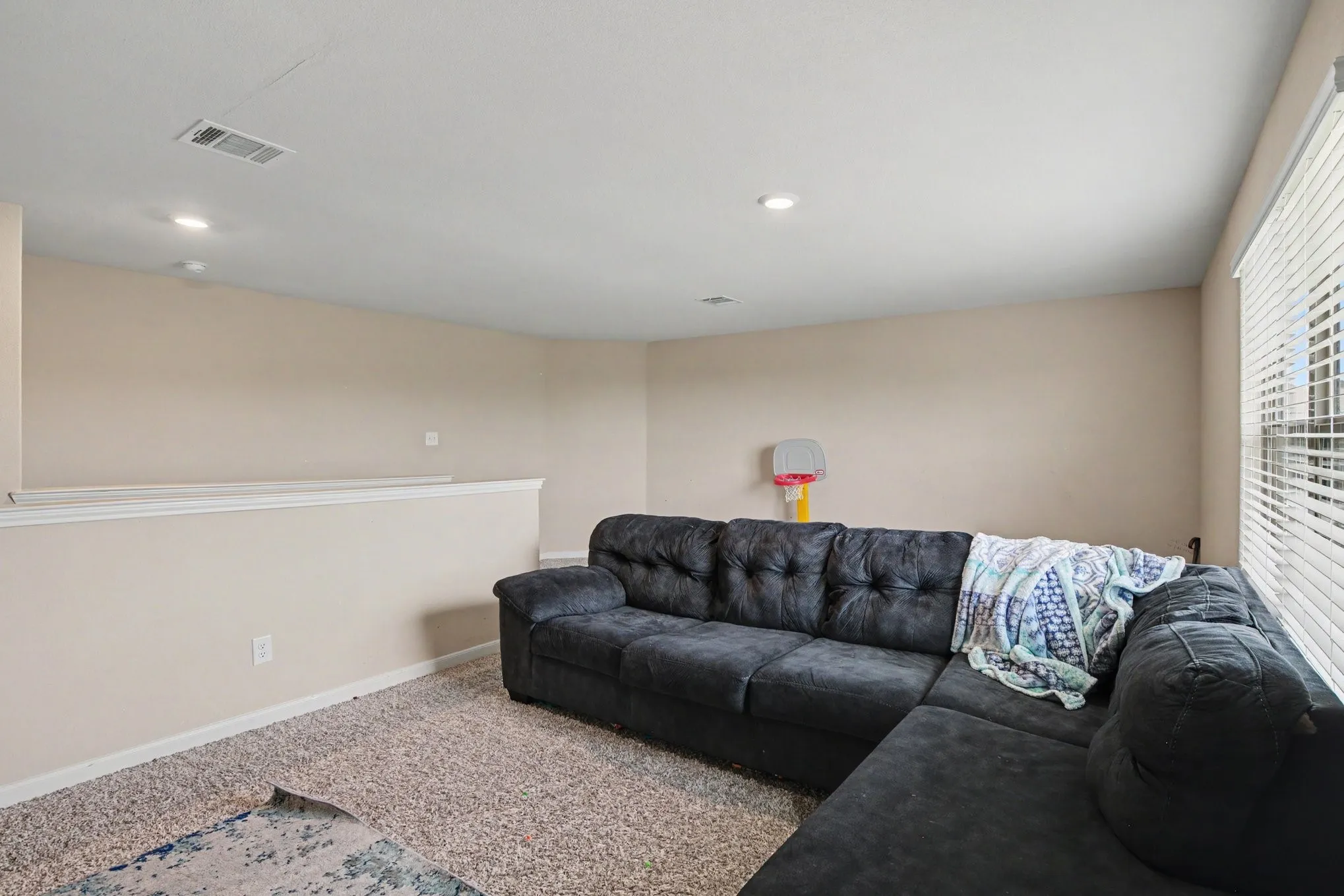 Single Family Residence For Sale in Tarrant County , 304 Lowery Oaks Trail, Fort Worth, Texas 76120, 5 Bedroom, 3 Bathroom, 2 Garage spaces, 2,996 Sqft, built in 2021, mls#21298508, Real Estate Agent in Fort Worth, Homes For Sale in Tarrant county, Homes For Sale in Fort Worth, Realtor in Fort Worth Texas, Real Estate Brokerage Independent Realty Texas, Luminita Cordes Realtor