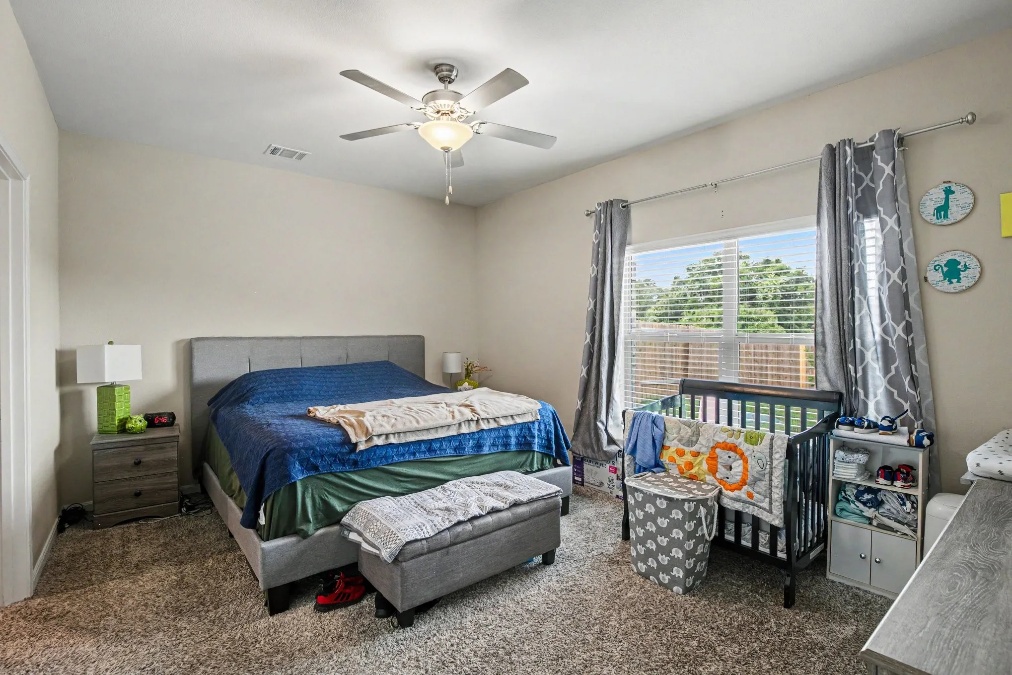 Single Family Residence For Sale in Tarrant County , 304 Lowery Oaks Trail, Fort Worth, Texas 76120, 5 Bedroom, 3 Bathroom, 2 Garage spaces, 2,996 Sqft, built in 2021, mls#21298508, Real Estate Agent in Fort Worth, Homes For Sale in Tarrant county, Homes For Sale in Fort Worth, Realtor in Fort Worth Texas, Real Estate Brokerage Independent Realty Texas, Luminita Cordes Realtor