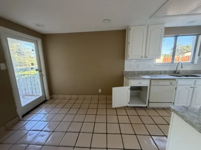 Single Family Residence For Sale in Comal County , 1125 Lakeshore Drive, Canyon Lake, Texas 78133, 6 Bedrooms, 6 Bathrooms, 2 Garage spaces, 1,612 Sqft, built in 1985, Price $649,900, mls#21320728, Real Estate Agent in Canyon Lake, Homes For Sale in Comal county, Homes For Sale in Canyon Lake, Realtor in Canyon Lake Texas, Real Estate Brokerage Independent Realty Texas, Luminita Cordes Realtor