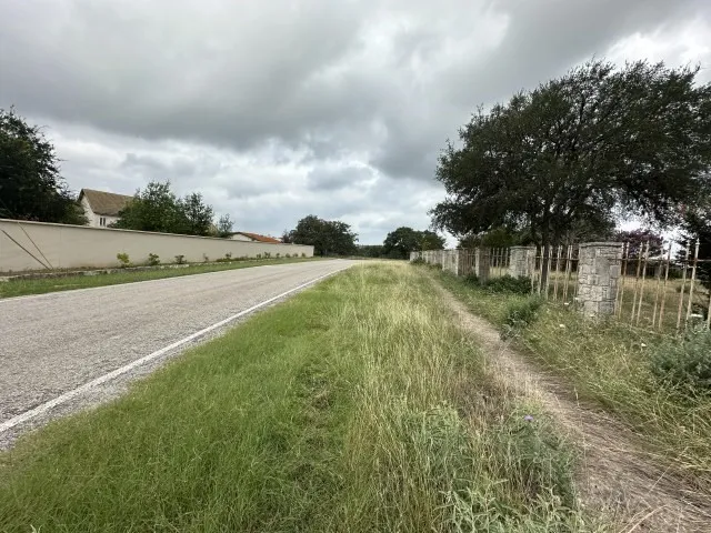 Single Family Residence For Sale in Comal County , 1125 Lakeshore Drive, Canyon Lake, Texas 78133, 6 Bedrooms, 6 Bathrooms, 2 Garage spaces, 1,612 Sqft, built in 1985, Price $649,900, mls#21320728, Real Estate Agent in Canyon Lake, Homes For Sale in Comal county, Homes For Sale in Canyon Lake, Realtor in Canyon Lake Texas, Real Estate Brokerage Independent Realty Texas, Luminita Cordes Realtor