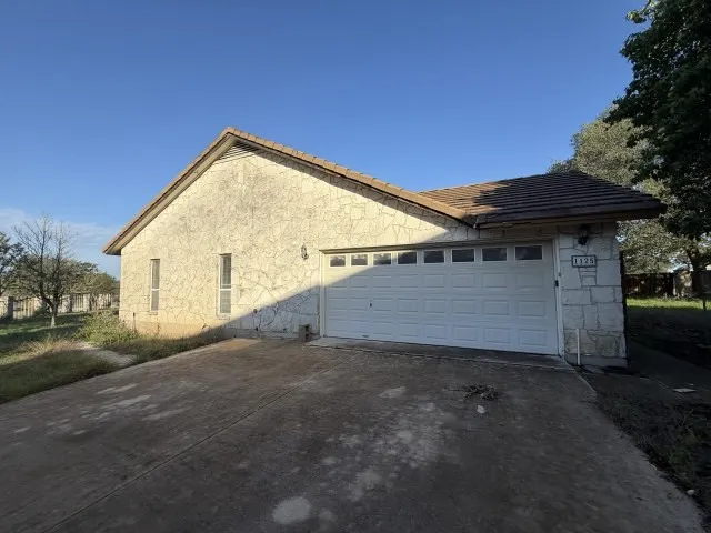 Single Family Residence For Sale in Comal County , 1125 Lakeshore Drive, Canyon Lake, Texas 78133, 6 Bedrooms, 6 Bathrooms, 2 Garage spaces, 1,612 Sqft, built in 1985, Price $649,900, mls#21320728, Real Estate Agent in Canyon Lake, Homes For Sale in Comal county, Homes For Sale in Canyon Lake, Realtor in Canyon Lake Texas, Real Estate Brokerage Independent Realty Texas, Luminita Cordes Realtor