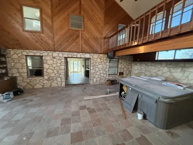 Single Family Residence For Sale in Comal County , 1125 Lakeshore Drive, Canyon Lake, Texas 78133, 6 Bedrooms, 6 Bathrooms, 2 Garage spaces, 1,612 Sqft, built in 1985, Price $649,900, mls#21320728, Real Estate Agent in Canyon Lake, Homes For Sale in Comal county, Homes For Sale in Canyon Lake, Realtor in Canyon Lake Texas, Real Estate Brokerage Independent Realty Texas, Luminita Cordes Realtor