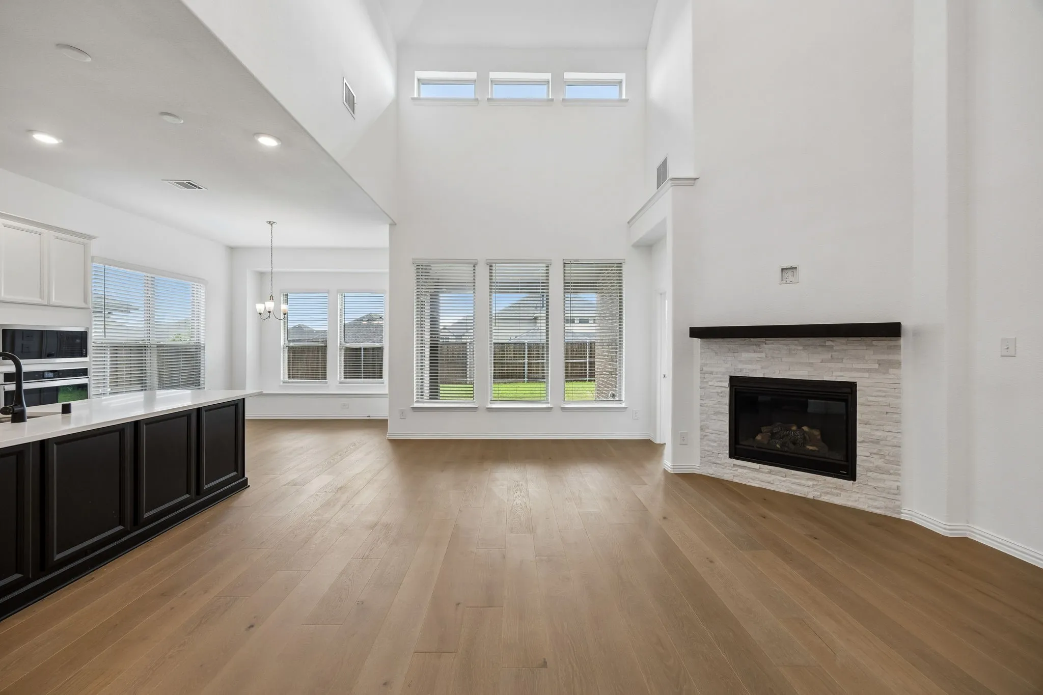 Single Family Residence For Sale in Kaufman County , 1303 Wheelwright Drive, Forney, Texas 75126, 4 Bedrooms, 3 Bathrooms, 2 Garage spaces, 3,043 Sqft, built in 2022, Price $409,900, mls#21315926, Real Estate Agent in Forney, Homes For Sale in Kaufman county, Homes For Sale in Forney, Realtor in Forney Texas, Real Estate Brokerage Independent Realty Texas, Luminita Cordes Realtor