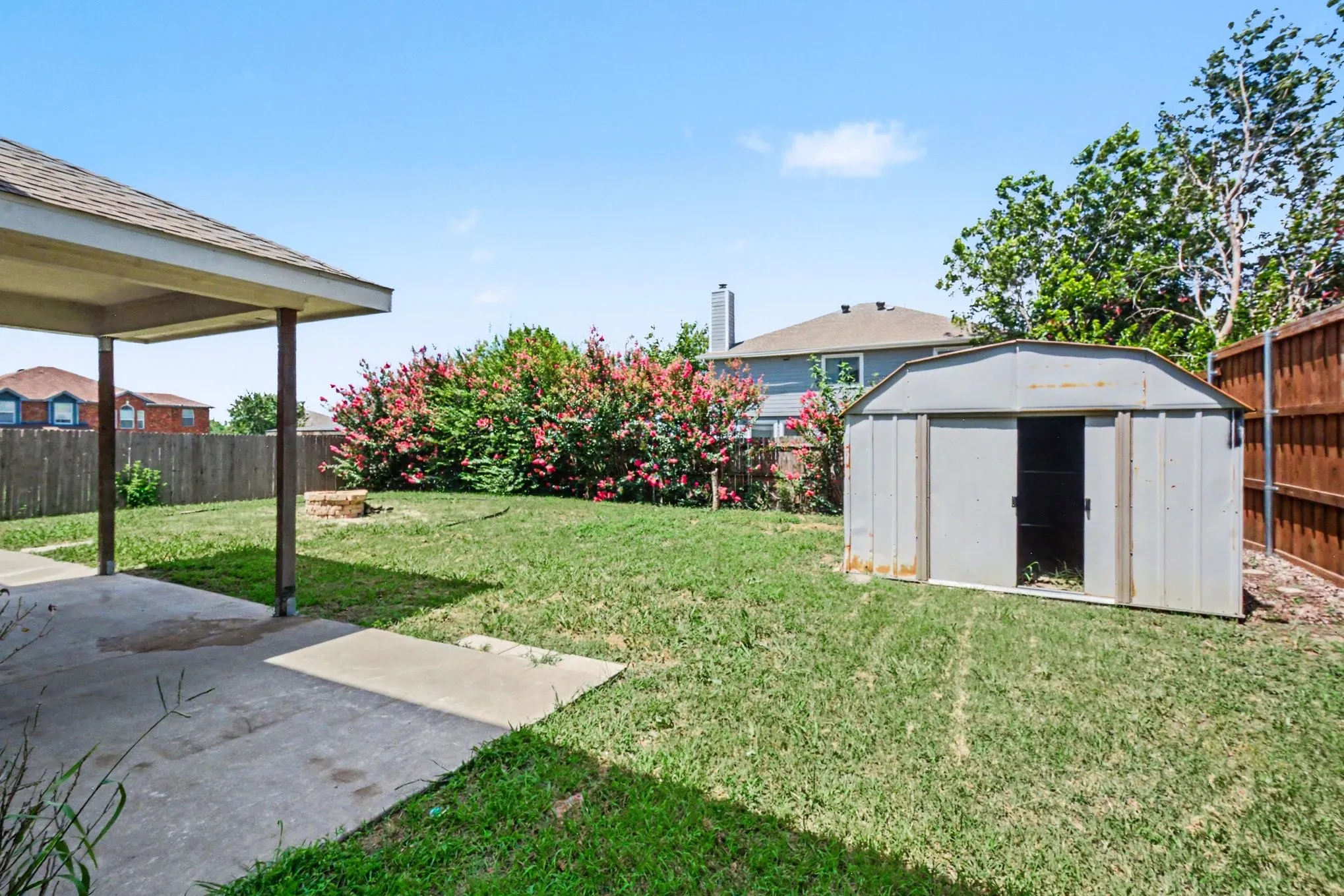 Single Family Residence For Sale in Denton County , 3425 Hermalinda Drive, Denton, Texas 76207, 4 Bedroom, 3 Bathroom, 2 Garage spaces, 2,629 Sqft, built in 2006, mls#21318836, Real Estate Agent in Denton, Homes For Sale in Denton county, Homes For Sale in Denton, Realtor in Denton Texas, Real Estate Brokerage Independent Realty Texas, Luminita Cordes Realtor