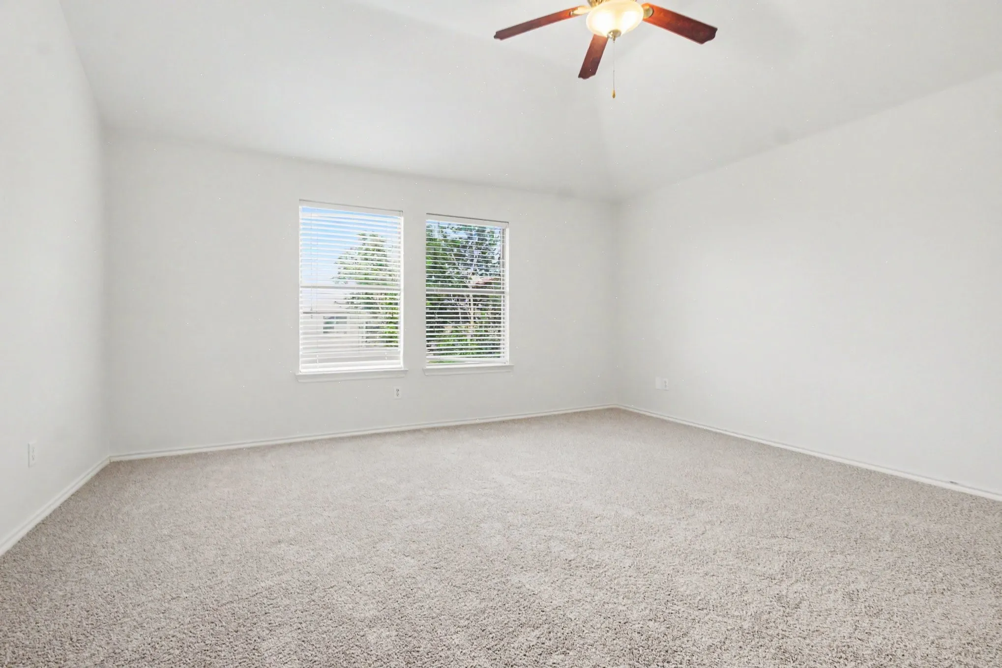 Single Family Residence For Sale in Denton County , 3425 Hermalinda Drive, Denton, Texas 76207, 4 Bedroom, 3 Bathroom, 2 Garage spaces, 2,629 Sqft, built in 2006, mls#21318836, Real Estate Agent in Denton, Homes For Sale in Denton county, Homes For Sale in Denton, Realtor in Denton Texas, Real Estate Brokerage Independent Realty Texas, Luminita Cordes Realtor