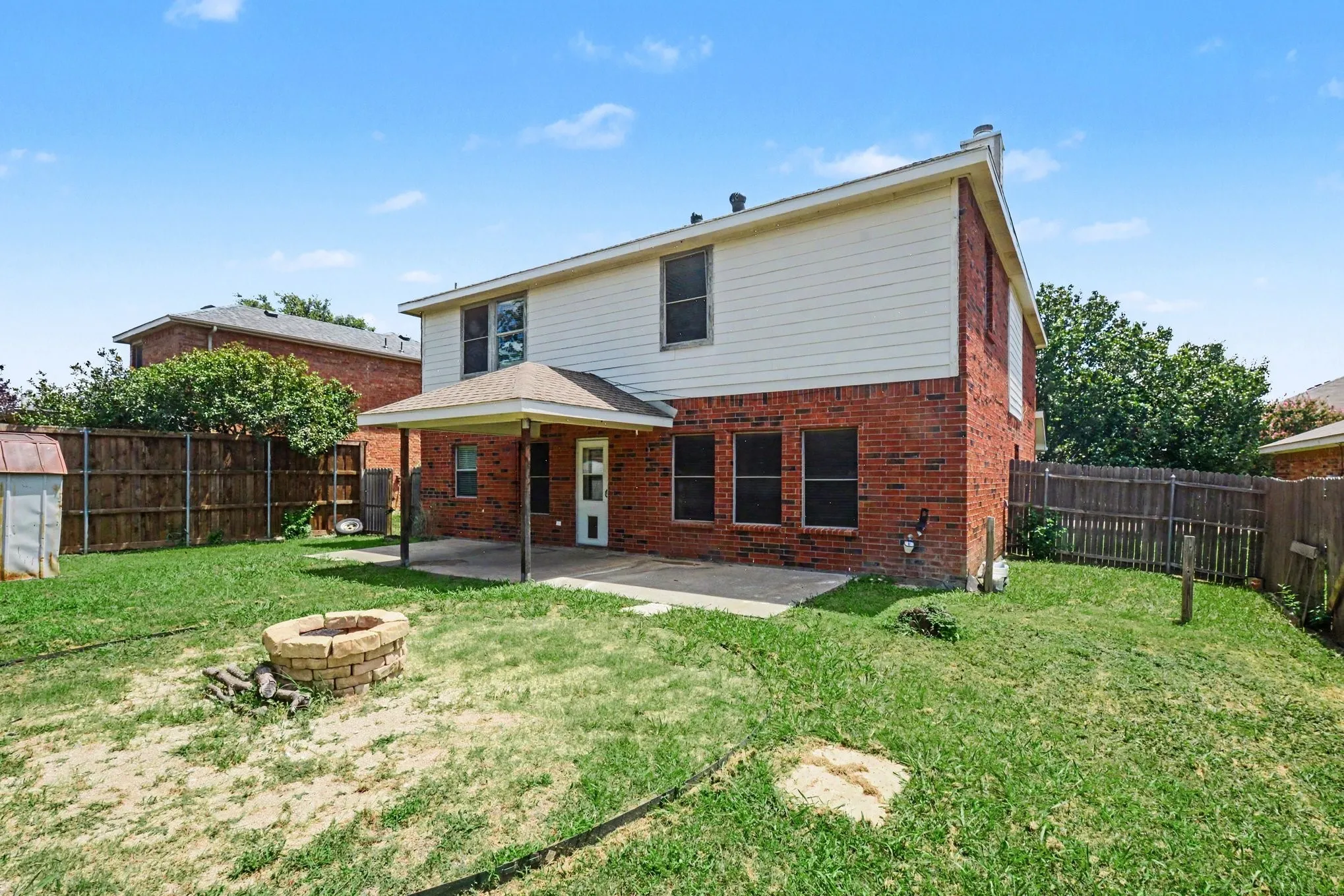 Single Family Residence For Sale in Denton County , 3425 Hermalinda Drive, Denton, Texas 76207, 4 Bedroom, 3 Bathroom, 2 Garage spaces, 2,629 Sqft, built in 2006, mls#21318836, Real Estate Agent in Denton, Homes For Sale in Denton county, Homes For Sale in Denton, Realtor in Denton Texas, Real Estate Brokerage Independent Realty Texas, Luminita Cordes Realtor
