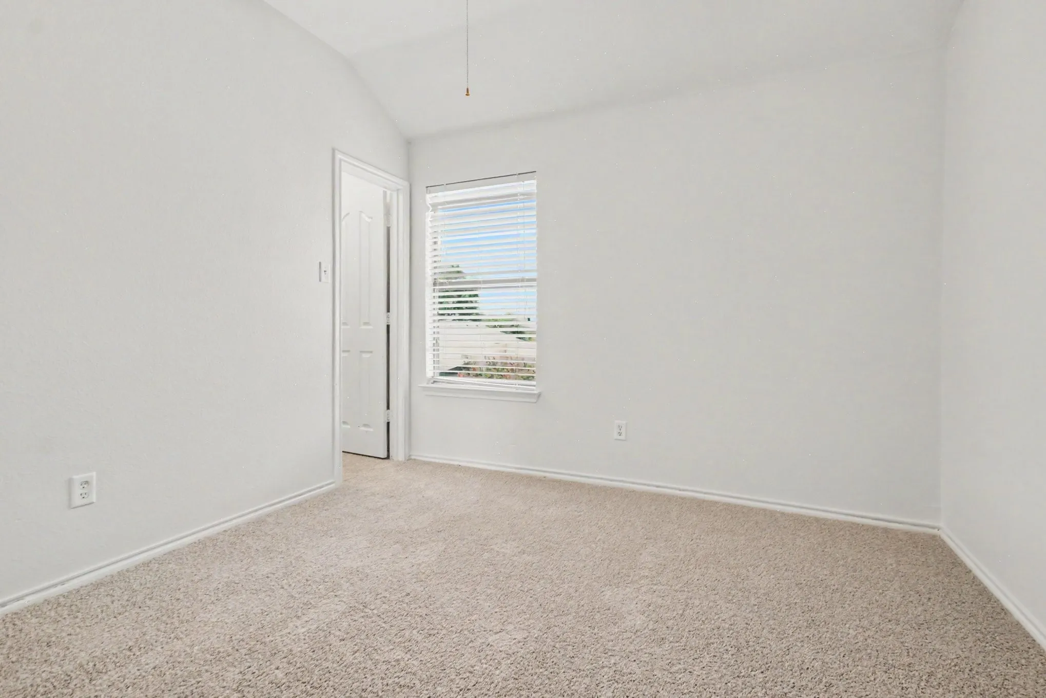 Single Family Residence For Sale in Denton County , 3425 Hermalinda Drive, Denton, Texas 76207, 4 Bedroom, 3 Bathroom, 2 Garage spaces, 2,629 Sqft, built in 2006, mls#21318836, Real Estate Agent in Denton, Homes For Sale in Denton county, Homes For Sale in Denton, Realtor in Denton Texas, Real Estate Brokerage Independent Realty Texas, Luminita Cordes Realtor