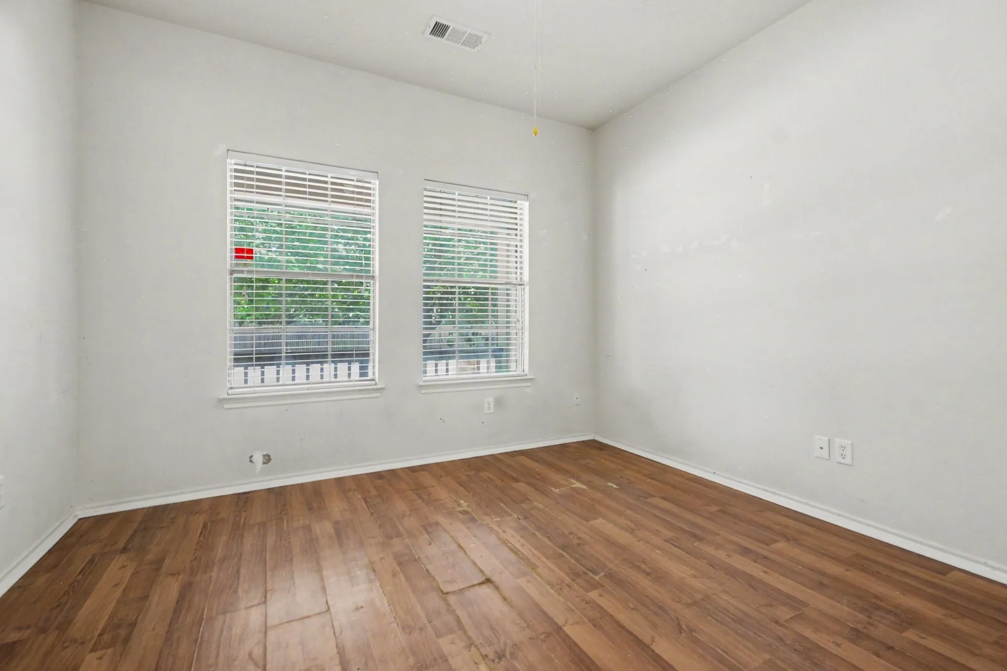 Single Family Residence For Sale in Denton County , 3425 Hermalinda Drive, Denton, Texas 76207, 4 Bedroom, 3 Bathroom, 2 Garage spaces, 2,629 Sqft, built in 2006, mls#21318836, Real Estate Agent in Denton, Homes For Sale in Denton county, Homes For Sale in Denton, Realtor in Denton Texas, Real Estate Brokerage Independent Realty Texas, Luminita Cordes Realtor