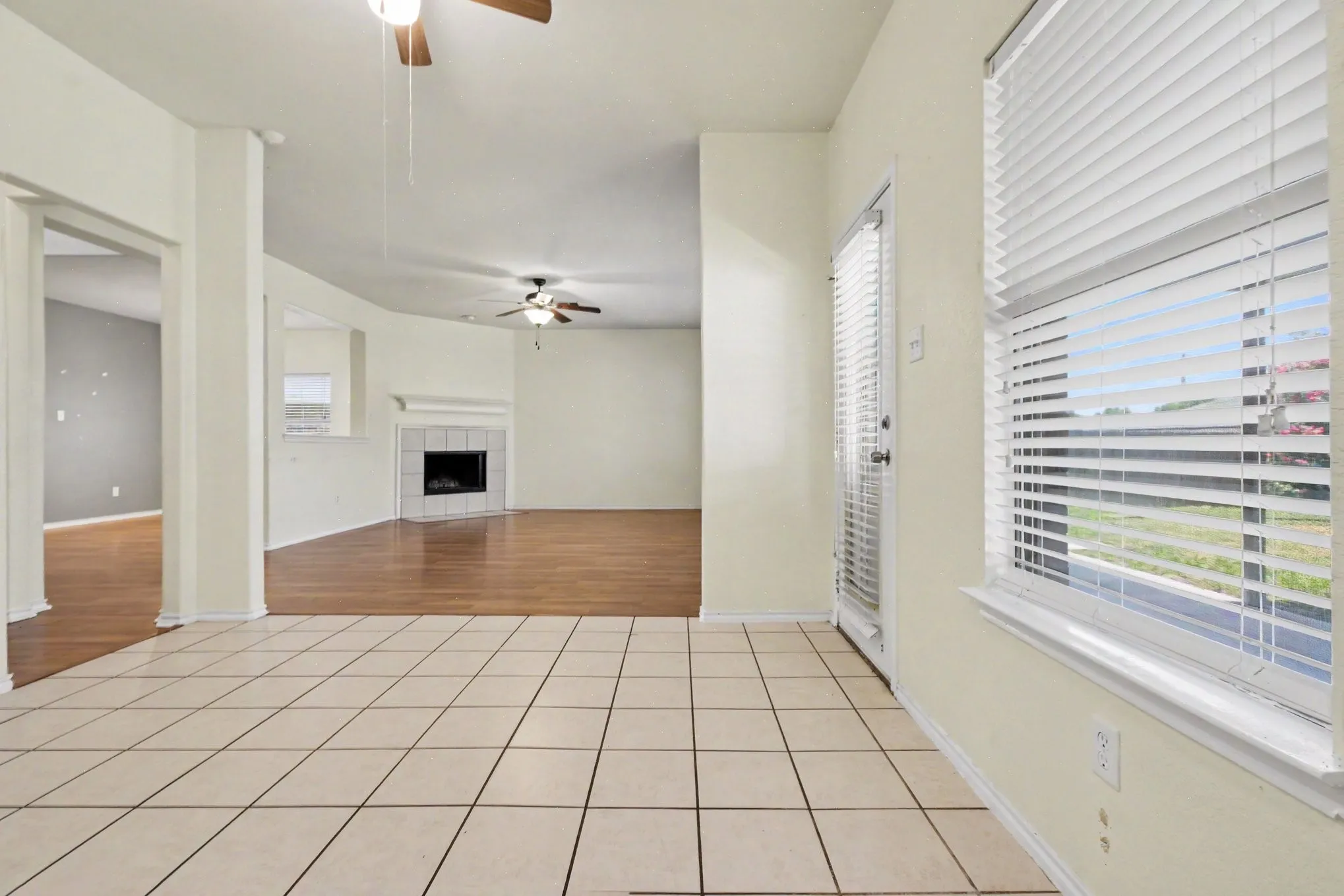 Single Family Residence For Sale in Denton County , 3425 Hermalinda Drive, Denton, Texas 76207, 4 Bedroom, 3 Bathroom, 2 Garage spaces, 2,629 Sqft, built in 2006, mls#21318836, Real Estate Agent in Denton, Homes For Sale in Denton county, Homes For Sale in Denton, Realtor in Denton Texas, Real Estate Brokerage Independent Realty Texas, Luminita Cordes Realtor