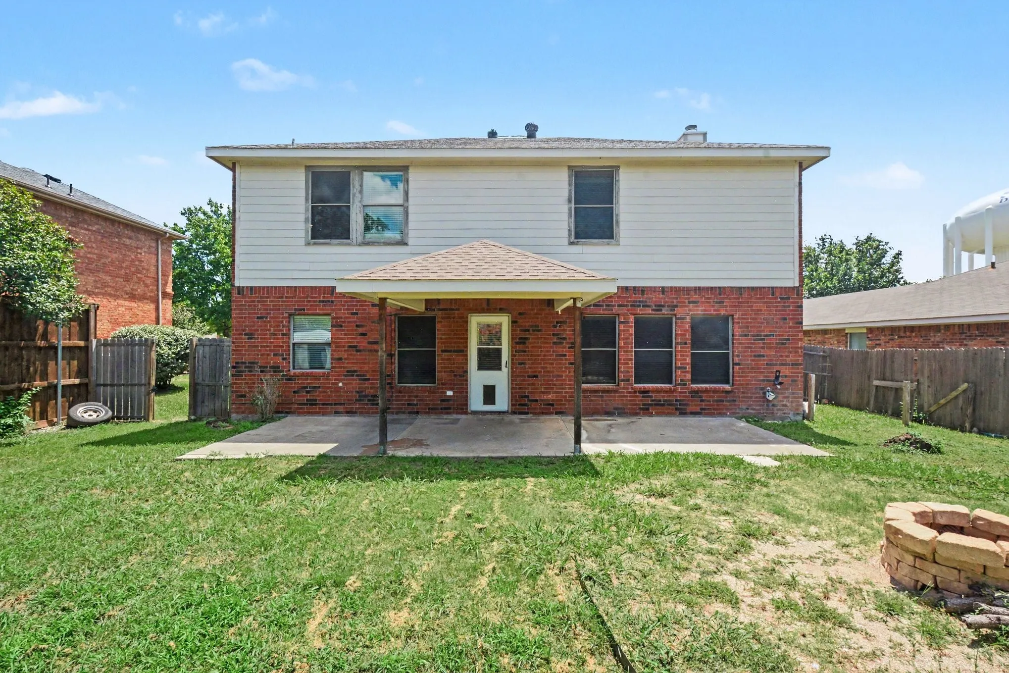 Single Family Residence For Sale in Denton County , 3425 Hermalinda Drive, Denton, Texas 76207, 4 Bedroom, 3 Bathroom, 2 Garage spaces, 2,629 Sqft, built in 2006, mls#21318836, Real Estate Agent in Denton, Homes For Sale in Denton county, Homes For Sale in Denton, Realtor in Denton Texas, Real Estate Brokerage Independent Realty Texas, Luminita Cordes Realtor