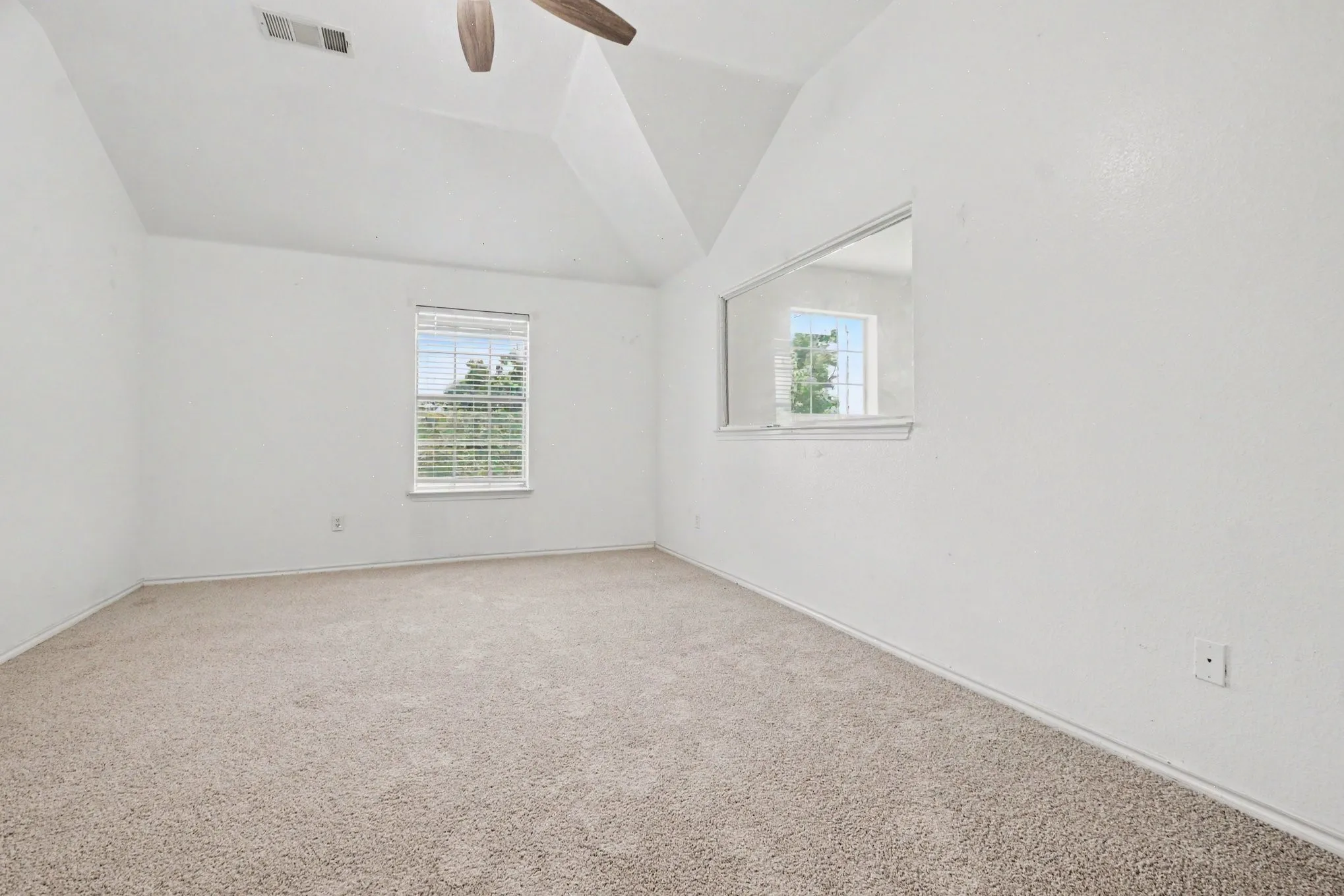 Single Family Residence For Sale in Denton County , 3425 Hermalinda Drive, Denton, Texas 76207, 4 Bedroom, 3 Bathroom, 2 Garage spaces, 2,629 Sqft, built in 2006, mls#21318836, Real Estate Agent in Denton, Homes For Sale in Denton county, Homes For Sale in Denton, Realtor in Denton Texas, Real Estate Brokerage Independent Realty Texas, Luminita Cordes Realtor