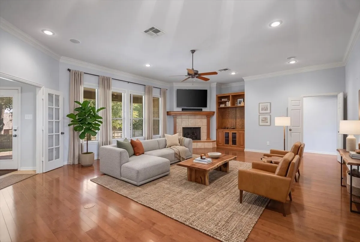 Single Family Residence For Sale in Smith County , 11831 Smallwood Drive, Flint, Texas 75762, 4 Bedroom, 4 Bathroom, 2 Garage spaces, 3,784 Sqft, built in 2005, mls#21308837, Real Estate Agent in Flint, Homes For Sale in Smith county, Homes For Sale in Flint, Realtor in Flint Texas, Real Estate Brokerage Independent Realty Texas, Luminita Cordes Realtor