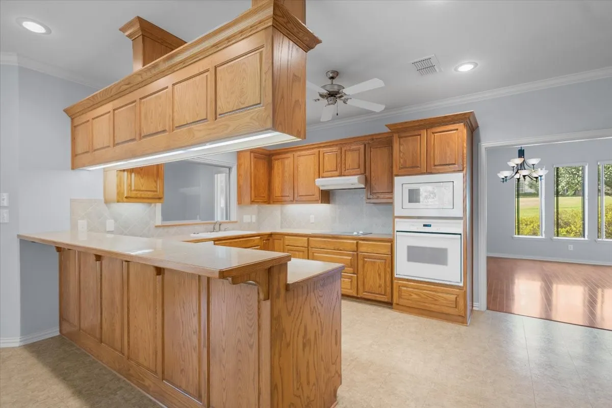 Single Family Residence For Sale in Smith County , 11831 Smallwood Drive, Flint, Texas 75762, 4 Bedroom, 4 Bathroom, 2 Garage spaces, 3,784 Sqft, built in 2005, mls#21308837, Real Estate Agent in Flint, Homes For Sale in Smith county, Homes For Sale in Flint, Realtor in Flint Texas, Real Estate Brokerage Independent Realty Texas, Luminita Cordes Realtor