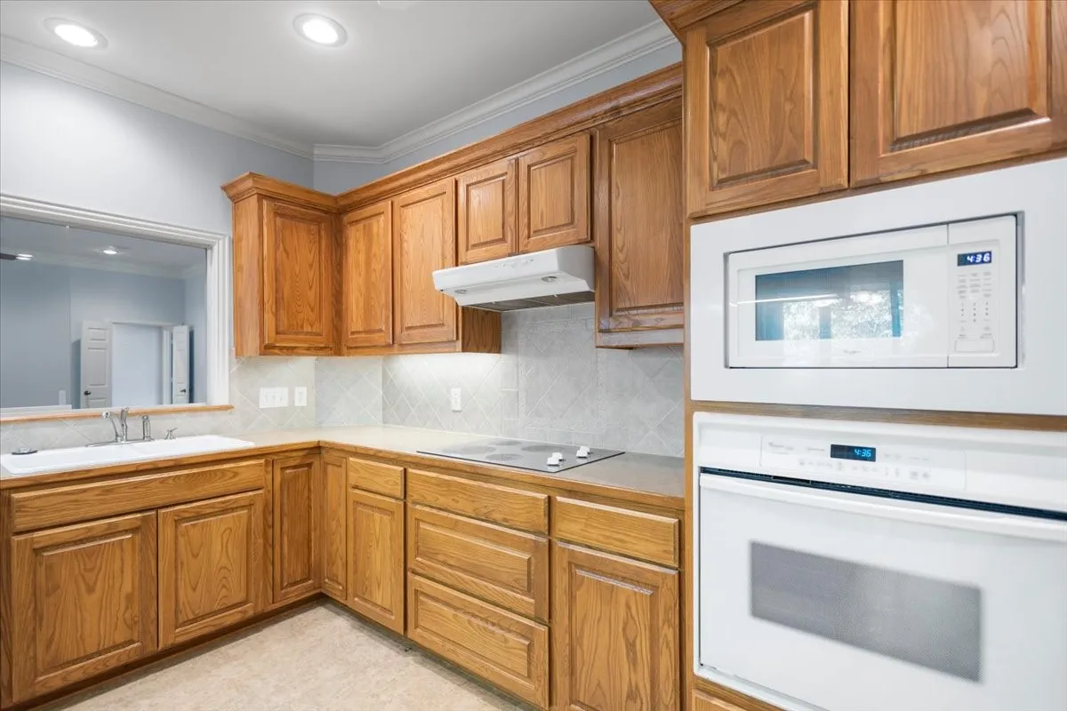 Single Family Residence For Sale in Smith County , 11831 Smallwood Drive, Flint, Texas 75762, 4 Bedroom, 4 Bathroom, 2 Garage spaces, 3,784 Sqft, built in 2005, mls#21308837, Real Estate Agent in Flint, Homes For Sale in Smith county, Homes For Sale in Flint, Realtor in Flint Texas, Real Estate Brokerage Independent Realty Texas, Luminita Cordes Realtor