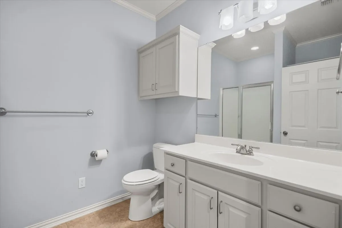 Single Family Residence For Sale in Smith County , 11831 Smallwood Drive, Flint, Texas 75762, 4 Bedroom, 4 Bathroom, 2 Garage spaces, 3,784 Sqft, built in 2005, mls#21308837, Real Estate Agent in Flint, Homes For Sale in Smith county, Homes For Sale in Flint, Realtor in Flint Texas, Real Estate Brokerage Independent Realty Texas, Luminita Cordes Realtor