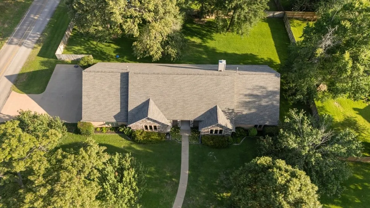 Single Family Residence For Sale in Smith County , 11831 Smallwood Drive, Flint, Texas 75762, 4 Bedroom, 4 Bathroom, 2 Garage spaces, 3,784 Sqft, built in 2005, mls#21308837, Real Estate Agent in Flint, Homes For Sale in Smith county, Homes For Sale in Flint, Realtor in Flint Texas, Real Estate Brokerage Independent Realty Texas, Luminita Cordes Realtor