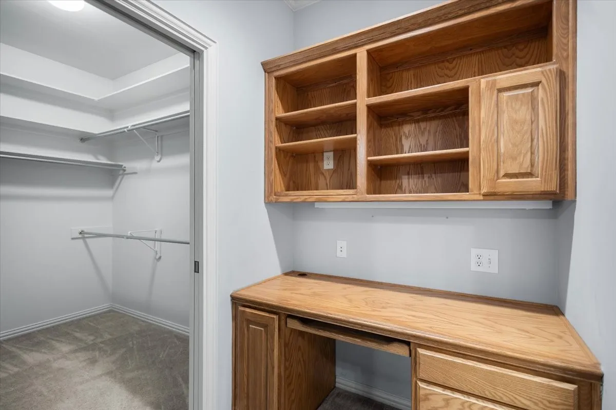Single Family Residence For Sale in Smith County , 11831 Smallwood Drive, Flint, Texas 75762, 4 Bedroom, 4 Bathroom, 2 Garage spaces, 3,784 Sqft, built in 2005, mls#21308837, Real Estate Agent in Flint, Homes For Sale in Smith county, Homes For Sale in Flint, Realtor in Flint Texas, Real Estate Brokerage Independent Realty Texas, Luminita Cordes Realtor