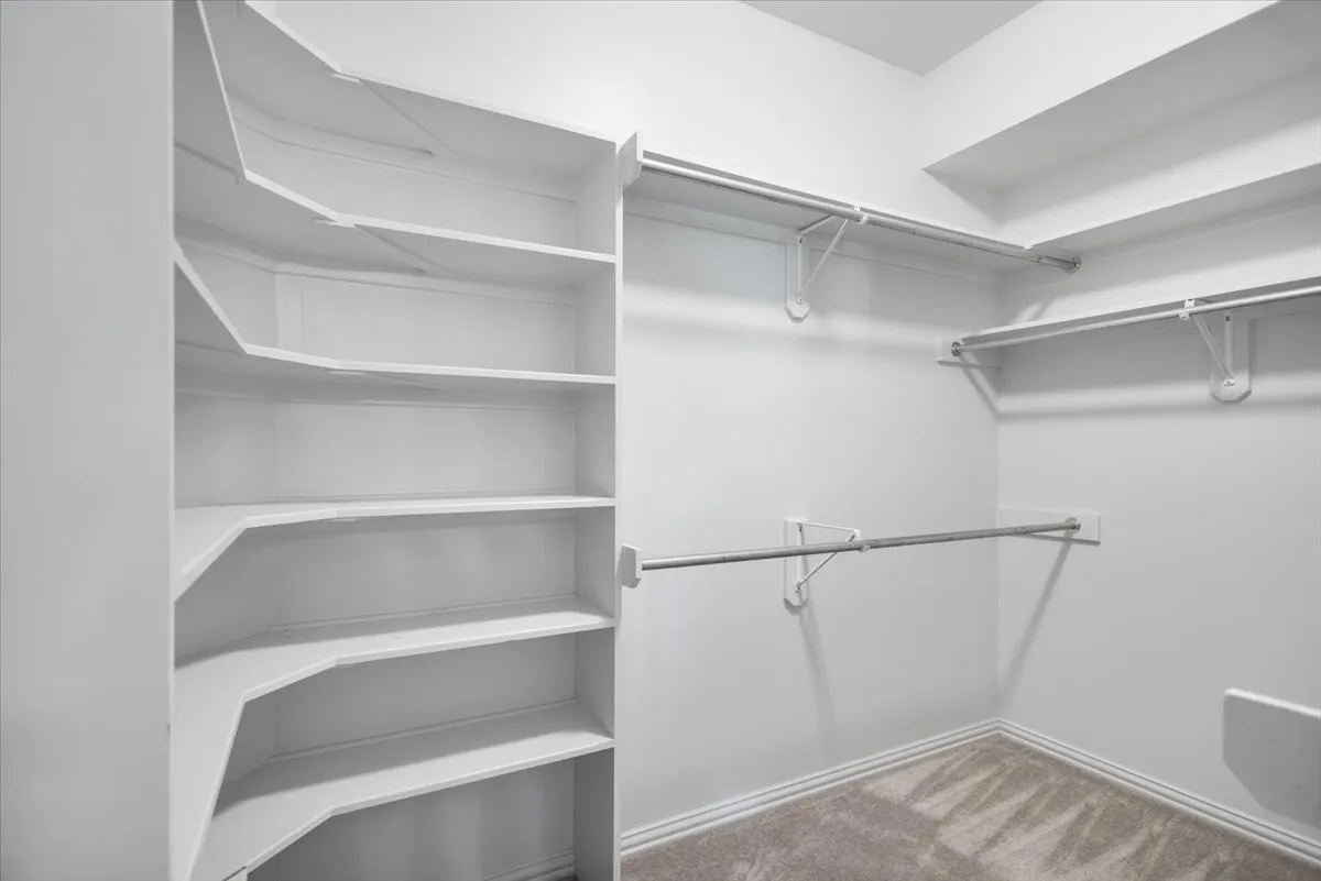 Single Family Residence For Sale in Smith County , 11831 Smallwood Drive, Flint, Texas 75762, 4 Bedroom, 4 Bathroom, 2 Garage spaces, 3,784 Sqft, built in 2005, mls#21308837, Real Estate Agent in Flint, Homes For Sale in Smith county, Homes For Sale in Flint, Realtor in Flint Texas, Real Estate Brokerage Independent Realty Texas, Luminita Cordes Realtor