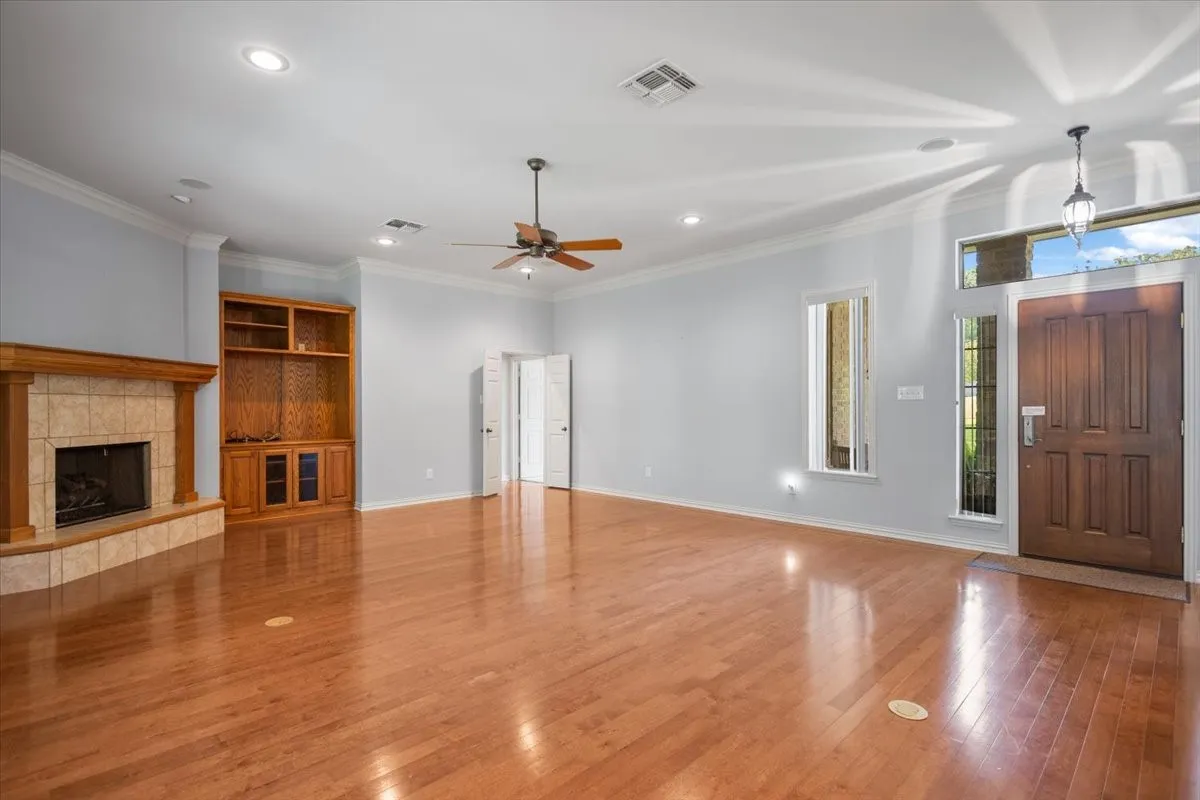Single Family Residence For Sale in Smith County , 11831 Smallwood Drive, Flint, Texas 75762, 4 Bedroom, 4 Bathroom, 2 Garage spaces, 3,784 Sqft, built in 2005, mls#21308837, Real Estate Agent in Flint, Homes For Sale in Smith county, Homes For Sale in Flint, Realtor in Flint Texas, Real Estate Brokerage Independent Realty Texas, Luminita Cordes Realtor