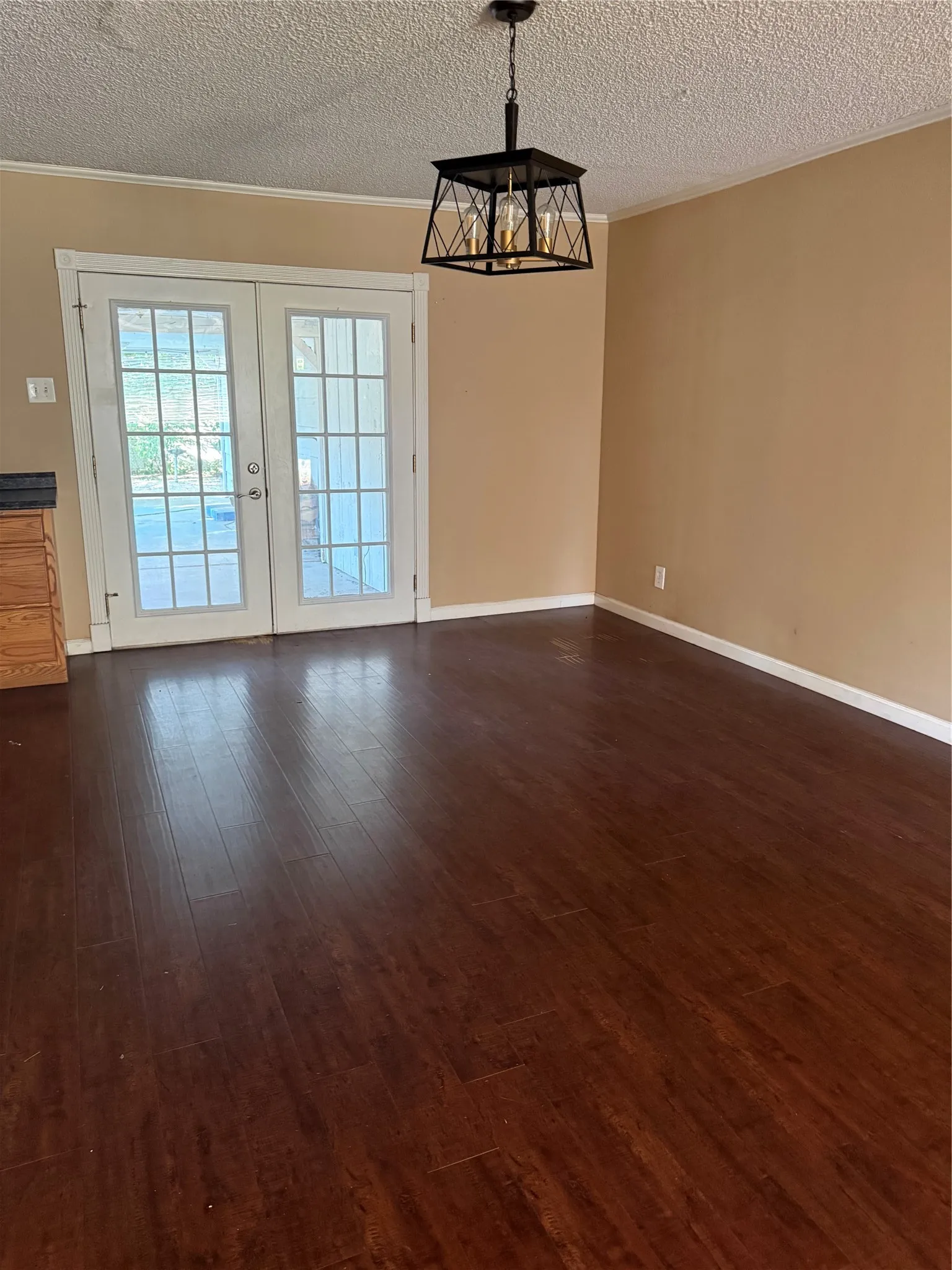 Single Family Residence For Sale in Johnson County , 107 SE Harris Street, Burleson, Texas 76028, 4 Bedroom, 2 Bathroom, 2 Garage spaces, 2,044 Sqft, built in 1963, mls#21320744, Real Estate Agent in Burleson, Homes For Sale in Johnson county, Homes For Sale in Burleson, Realtor in Burleson Texas, Real Estate Brokerage Independent Realty Texas, Luminita Cordes Realtor