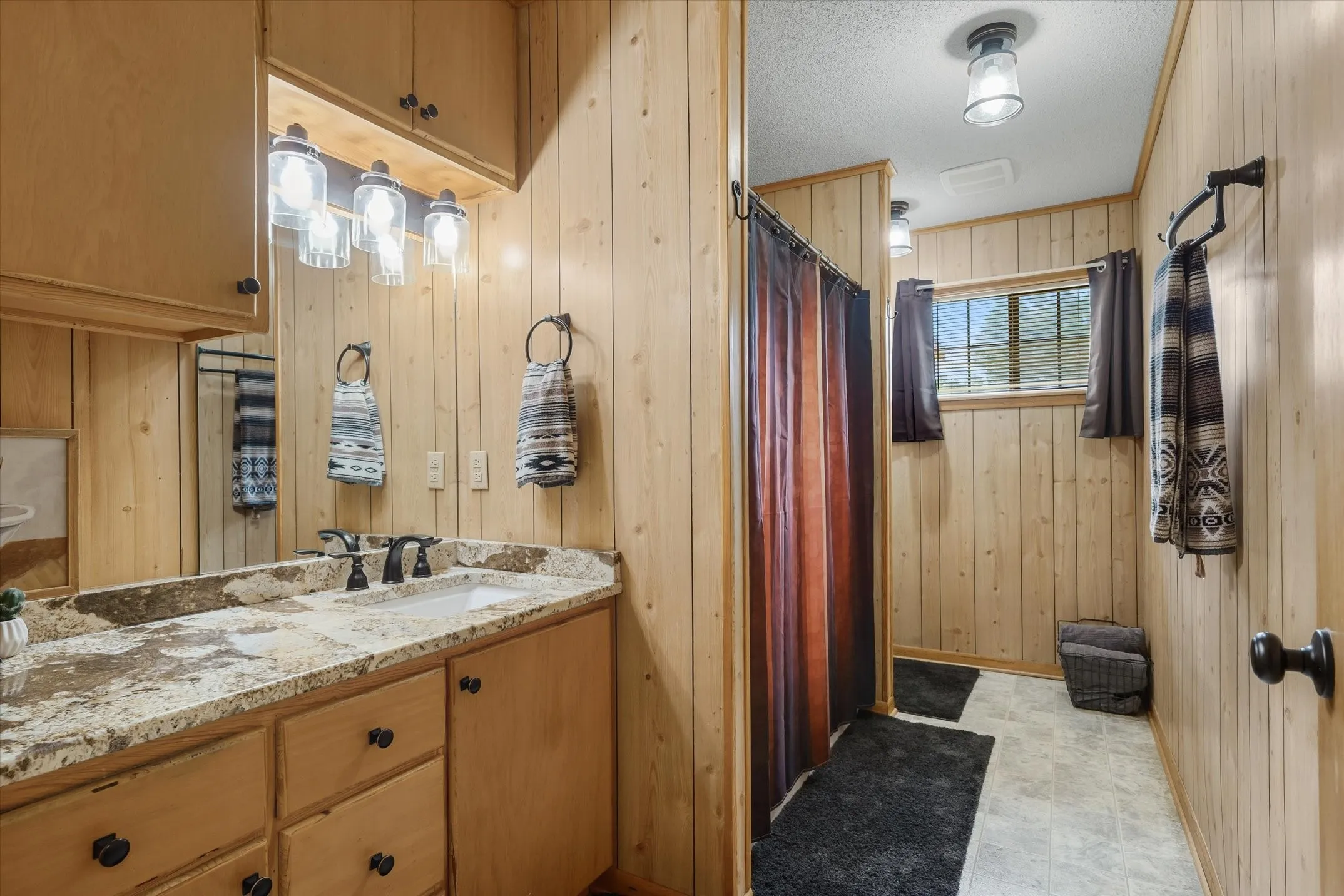Single Family Residence For Sale in Smith County , 10929 County Road 41, Tyler, Texas 75706, 3 Bedroom, 3 Bathroom, 3 Garage spaces, 1,800 Sqft, built in 1998, mls#21319181, Real Estate Agent in Tyler, Homes For Sale in Smith county, Homes For Sale in Tyler, Realtor in Tyler Texas, Real Estate Brokerage Independent Realty Texas, Luminita Cordes Realtor