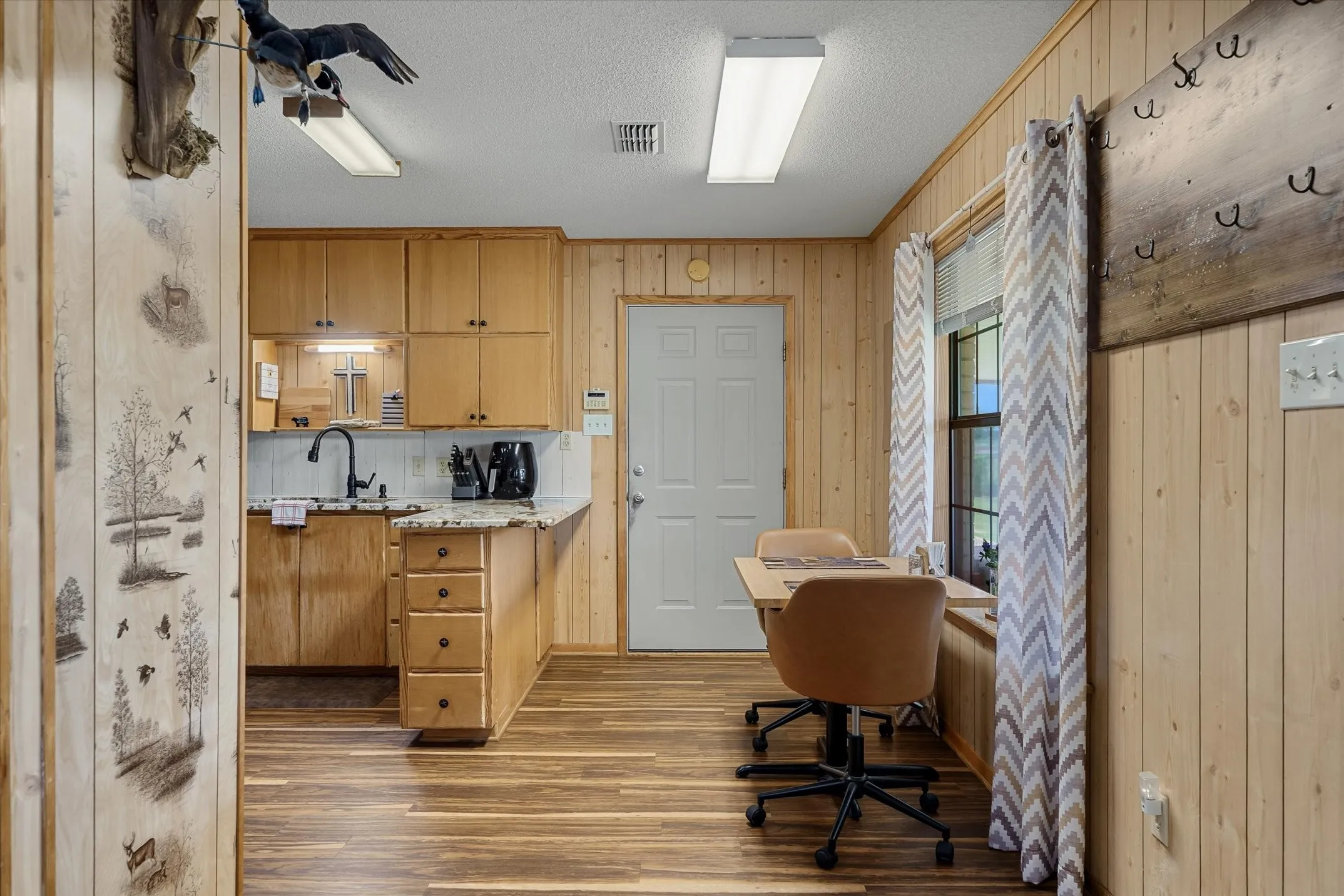 Single Family Residence For Sale in Smith County , 10929 County Road 41, Tyler, Texas 75706, 3 Bedroom, 3 Bathroom, 3 Garage spaces, 1,800 Sqft, built in 1998, mls#21319181, Real Estate Agent in Tyler, Homes For Sale in Smith county, Homes For Sale in Tyler, Realtor in Tyler Texas, Real Estate Brokerage Independent Realty Texas, Luminita Cordes Realtor