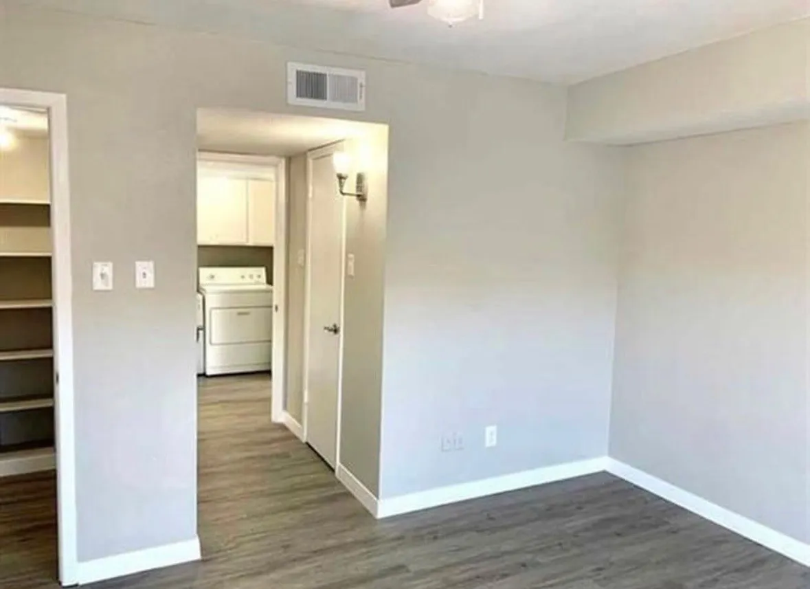 Condominium For Rent in Dallas County , 10650 Steppington Drive 122, Dallas, Texas 75230, 1 Bedroom, 1 Bathroom, Garage spaces, 769 Sqft, built in 1979, mls#21320754, Real Estate Agent in Dallas, Homes For Rent in Dallas county, Homes For Rent in Dallas, Realtor in Dallas Texas, Real Estate Brokerage Independent Realty Texas, Luminita Cordes Realtor