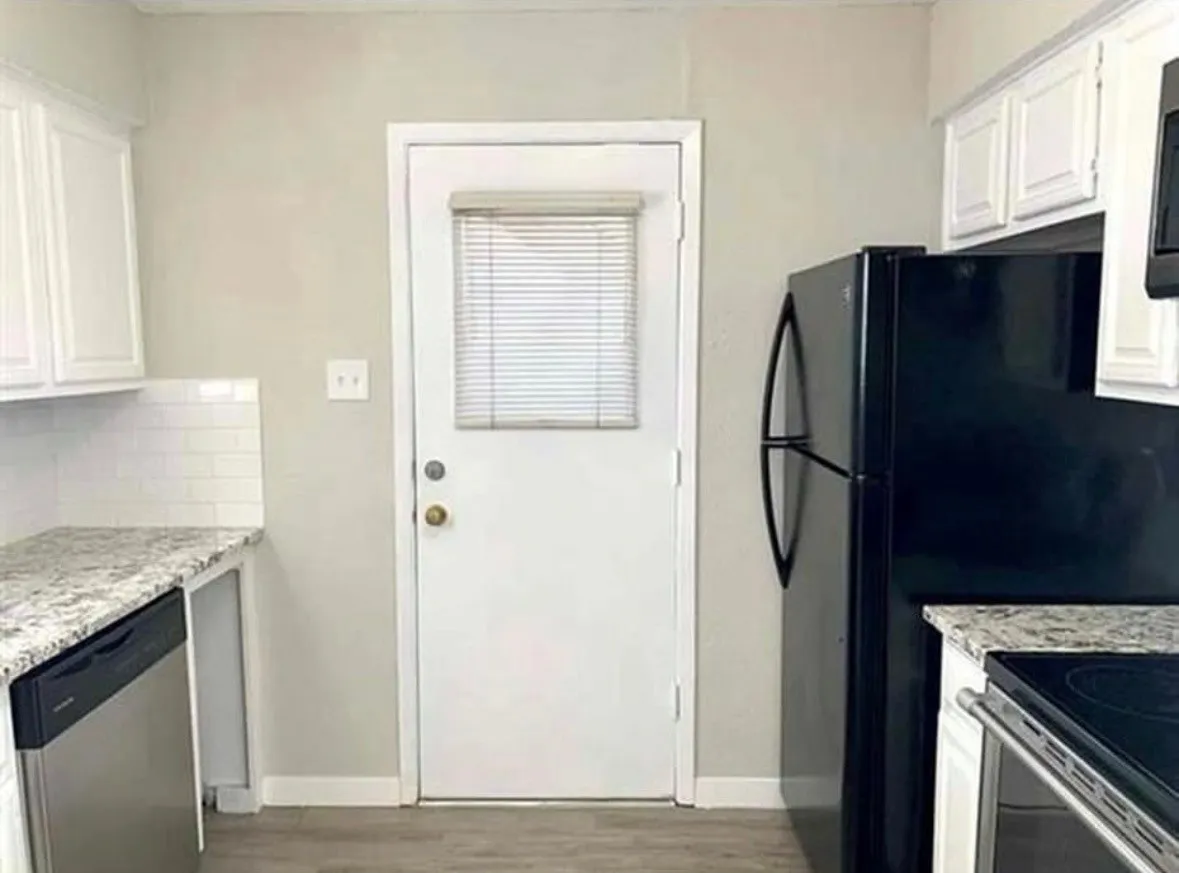 Condominium For Rent in Dallas County , 10650 Steppington Drive 122, Dallas, Texas 75230, 1 Bedroom, 1 Bathroom, Garage spaces, 769 Sqft, built in 1979, mls#21320754, Real Estate Agent in Dallas, Homes For Rent in Dallas county, Homes For Rent in Dallas, Realtor in Dallas Texas, Real Estate Brokerage Independent Realty Texas, Luminita Cordes Realtor
