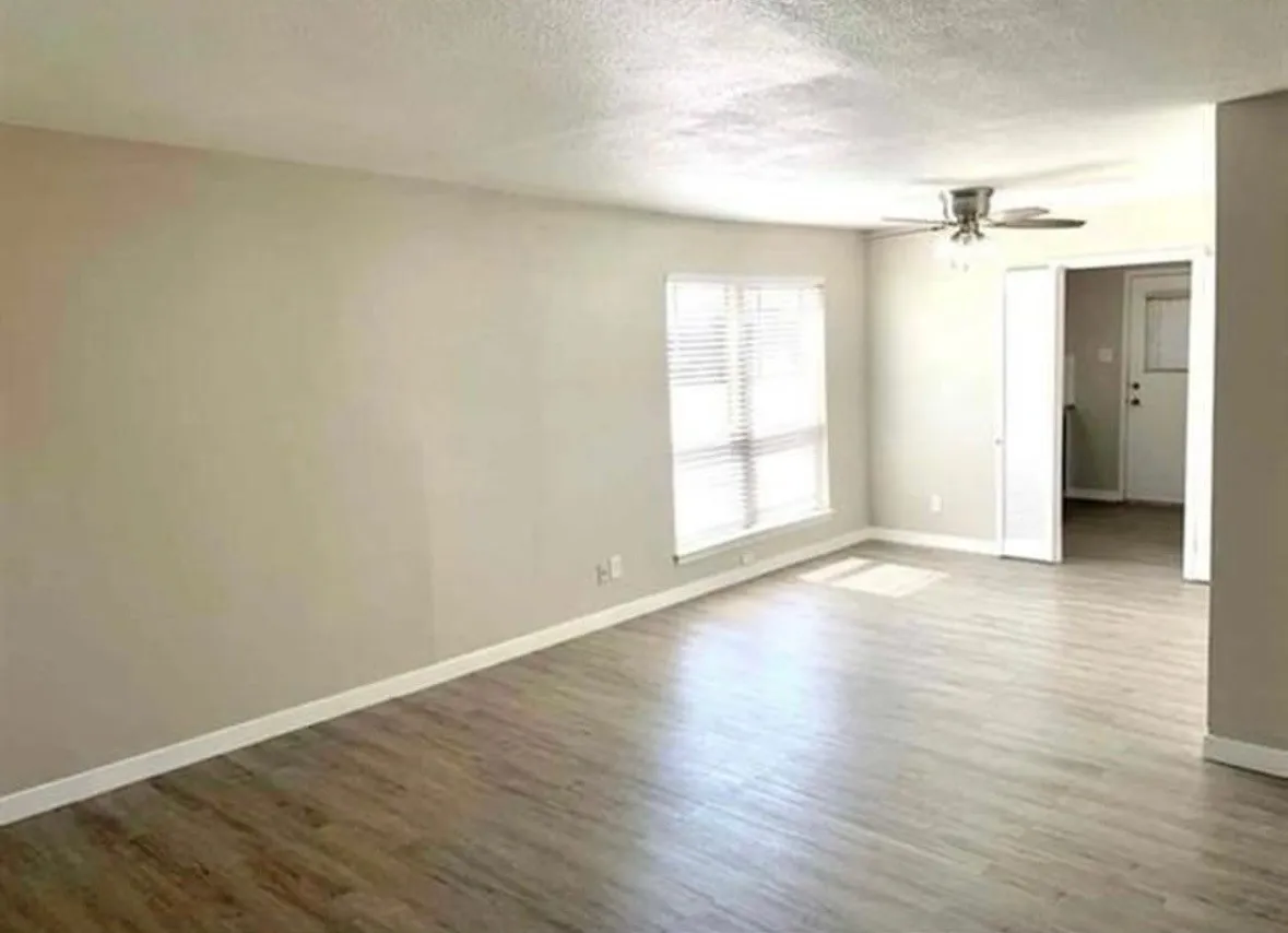 Condominium For Rent in Dallas County , 10650 Steppington Drive 122, Dallas, Texas 75230, 1 Bedroom, 1 Bathroom, Garage spaces, 769 Sqft, built in 1979, mls#21320754, Real Estate Agent in Dallas, Homes For Rent in Dallas county, Homes For Rent in Dallas, Realtor in Dallas Texas, Real Estate Brokerage Independent Realty Texas, Luminita Cordes Realtor