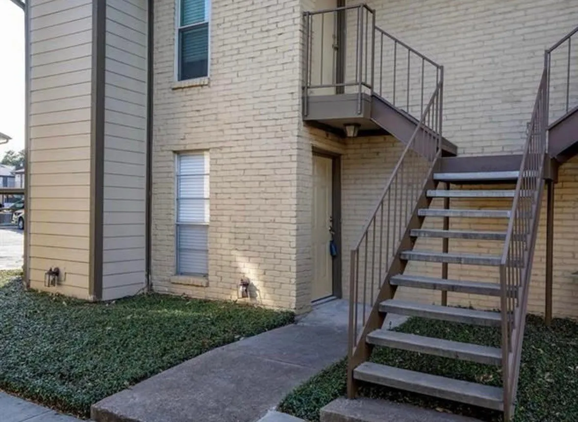 Condominium For Rent in Dallas County , 10650 Steppington Drive 122, Dallas, Texas 75230, 1 Bedroom, 1 Bathroom, Garage spaces, 769 Sqft, built in 1979, mls#21320754, Real Estate Agent in Dallas, Homes For Rent in Dallas county, Homes For Rent in Dallas, Realtor in Dallas Texas, Real Estate Brokerage Independent Realty Texas, Luminita Cordes Realtor