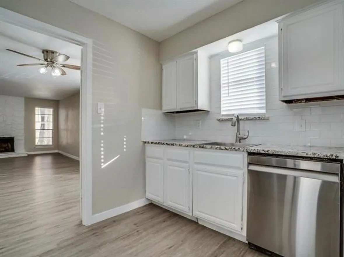 Condominium For Rent in Dallas County , 10650 Steppington Drive 122, Dallas, Texas 75230, 1 Bedroom, 1 Bathroom, Garage spaces, 769 Sqft, built in 1979, mls#21320754, Real Estate Agent in Dallas, Homes For Rent in Dallas county, Homes For Rent in Dallas, Realtor in Dallas Texas, Real Estate Brokerage Independent Realty Texas, Luminita Cordes Realtor