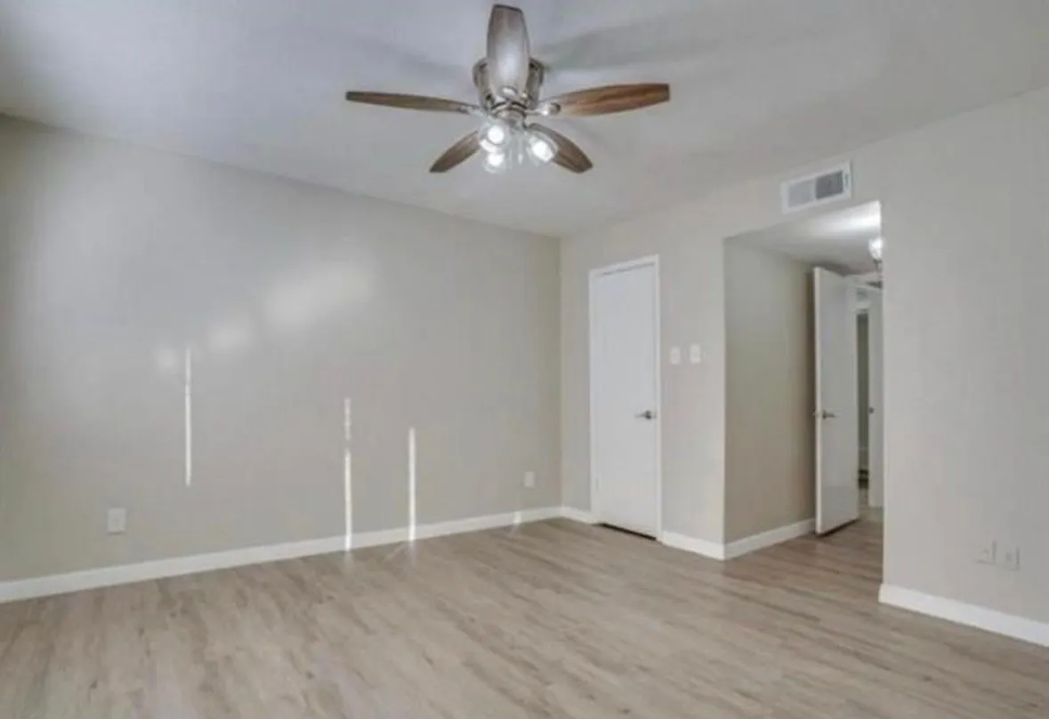 Condominium For Rent in Dallas County , 10650 Steppington Drive 122, Dallas, Texas 75230, 1 Bedroom, 1 Bathroom, Garage spaces, 769 Sqft, built in 1979, mls#21320754, Real Estate Agent in Dallas, Homes For Rent in Dallas county, Homes For Rent in Dallas, Realtor in Dallas Texas, Real Estate Brokerage Independent Realty Texas, Luminita Cordes Realtor