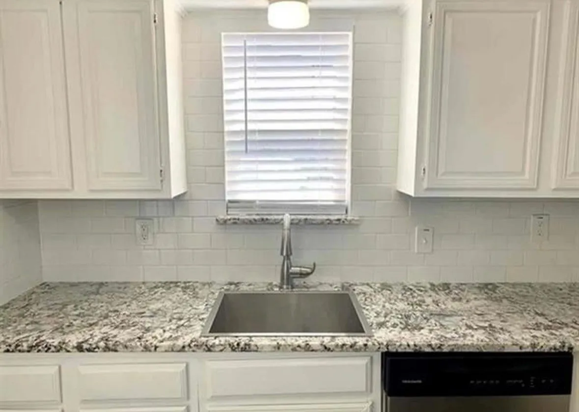 Condominium For Rent in Dallas County , 10650 Steppington Drive 122, Dallas, Texas 75230, 1 Bedroom, 1 Bathroom, Garage spaces, 769 Sqft, built in 1979, mls#21320754, Real Estate Agent in Dallas, Homes For Rent in Dallas county, Homes For Rent in Dallas, Realtor in Dallas Texas, Real Estate Brokerage Independent Realty Texas, Luminita Cordes Realtor