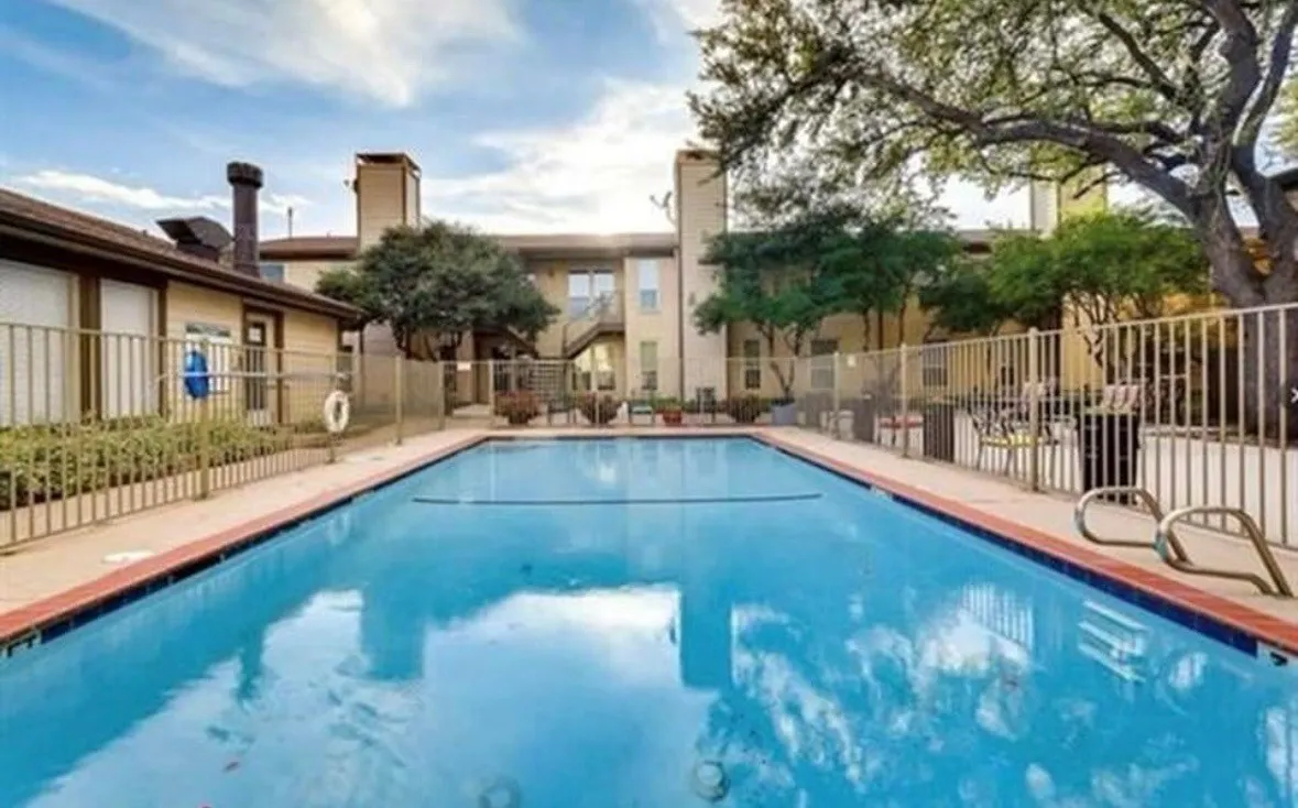 Condominium For Rent in Dallas County , 10650 Steppington Drive 122, Dallas, Texas 75230, 1 Bedroom, 1 Bathroom, Garage spaces, 769 Sqft, built in 1979, mls#21320754, Real Estate Agent in Dallas, Homes For Rent in Dallas county, Homes For Rent in Dallas, Realtor in Dallas Texas, Real Estate Brokerage Independent Realty Texas, Luminita Cordes Realtor