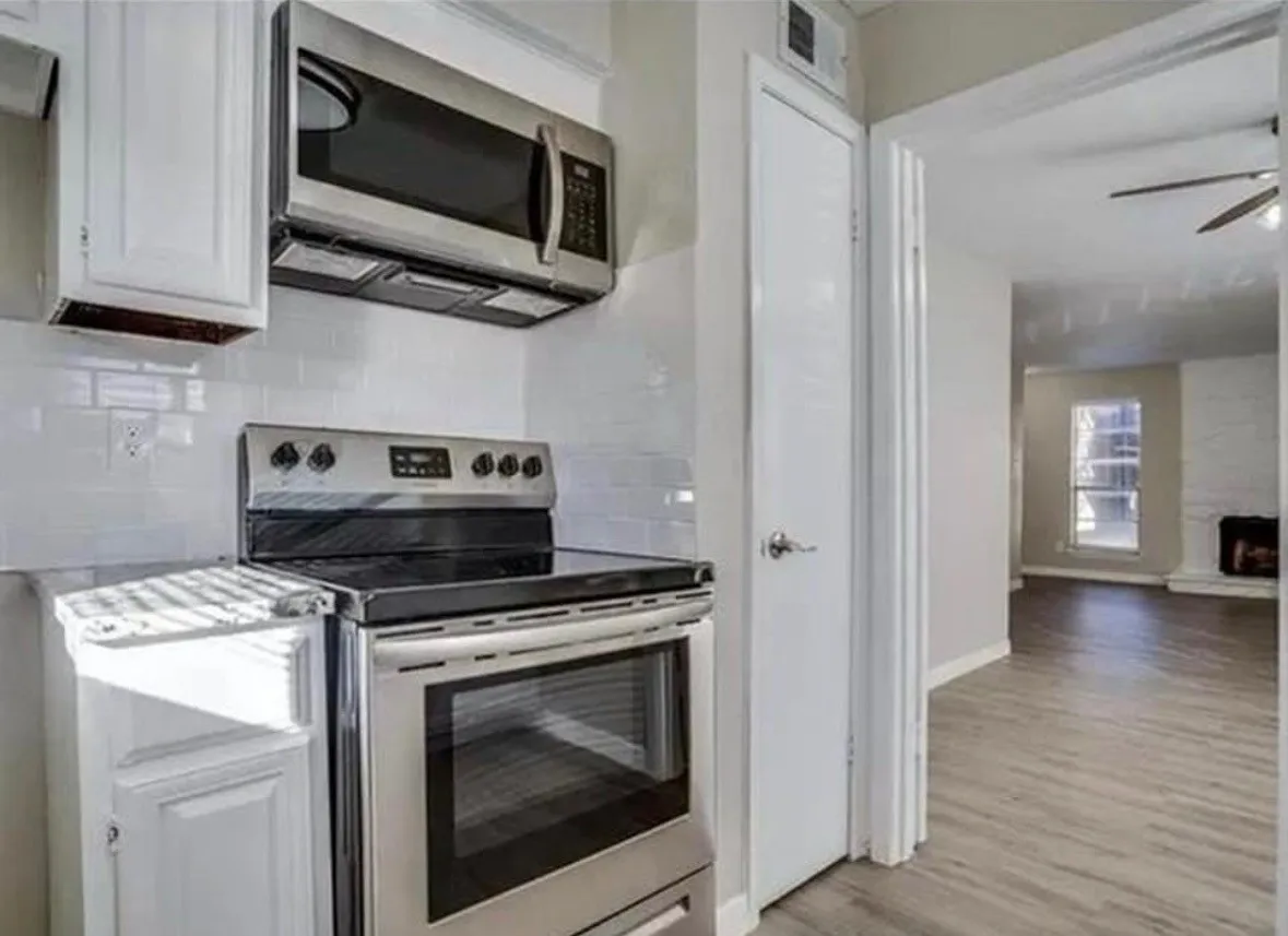 Condominium For Rent in Dallas County , 10650 Steppington Drive 122, Dallas, Texas 75230, 1 Bedroom, 1 Bathroom, Garage spaces, 769 Sqft, built in 1979, mls#21320754, Real Estate Agent in Dallas, Homes For Rent in Dallas county, Homes For Rent in Dallas, Realtor in Dallas Texas, Real Estate Brokerage Independent Realty Texas, Luminita Cordes Realtor