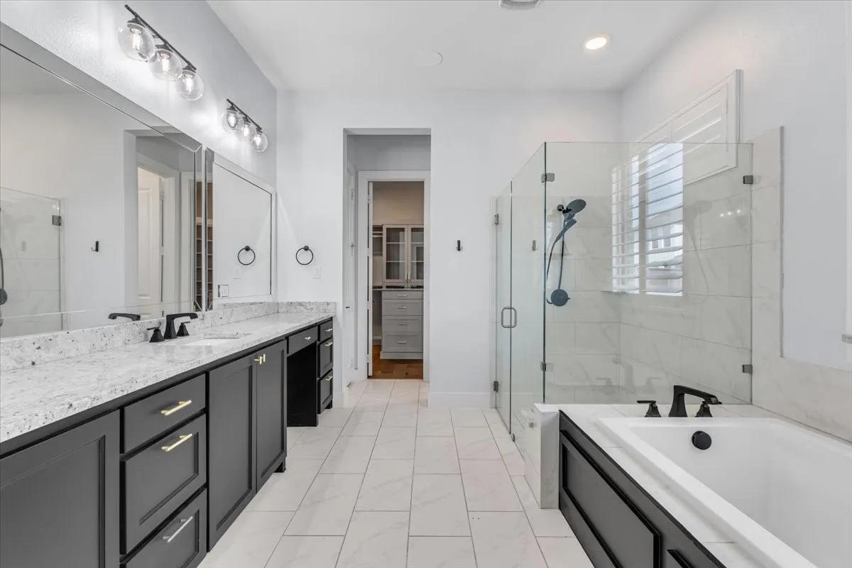 Single Family Residence For Sale in Denton County , 4049 Covent Garden Lane, Frisco, Texas 75034, 5 Bedroom, 6 Bathroom, 3 Garage spaces, 5,002 Sqft, built in 2017, mls#21320528, Real Estate Agent in Frisco, Homes For Sale in Denton county, Homes For Sale in Frisco, Realtor in Frisco Texas, Real Estate Brokerage Independent Realty Texas, Luminita Cordes Realtor