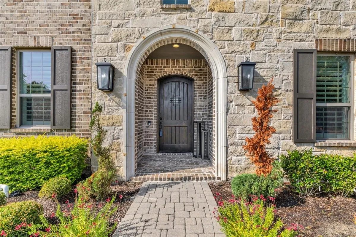 Single Family Residence For Sale in Denton County , 4049 Covent Garden Lane, Frisco, Texas 75034, 5 Bedroom, 6 Bathroom, 3 Garage spaces, 5,002 Sqft, built in 2017, mls#21320528, Real Estate Agent in Frisco, Homes For Sale in Denton county, Homes For Sale in Frisco, Realtor in Frisco Texas, Real Estate Brokerage Independent Realty Texas, Luminita Cordes Realtor
