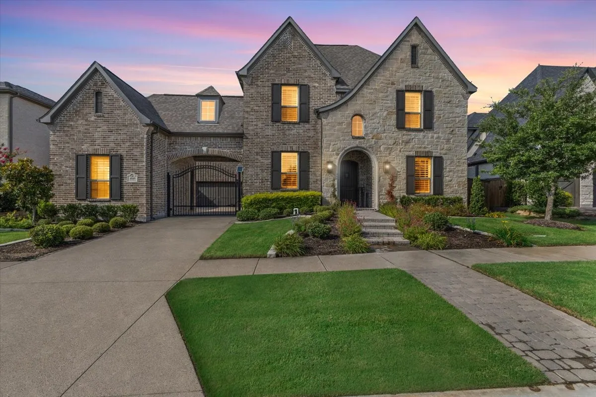 Single Family Residence For Sale in Denton County , 4049 Covent Garden Lane, Frisco, Texas 75034, 5 Bedroom, 6 Bathroom, 3 Garage spaces, 5,002 Sqft, built in 2017, mls#21320528, Real Estate Agent in Frisco, Homes For Sale in Denton county, Homes For Sale in Frisco, Realtor in Frisco Texas, Real Estate Brokerage Independent Realty Texas, Luminita Cordes Realtor