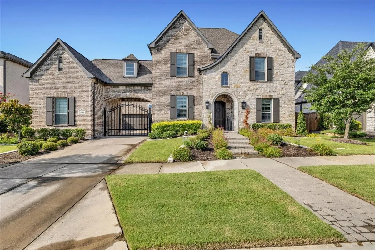 Single Family Residence For Sale in Denton County , 4049 Covent Garden Lane, Frisco, Texas 75034, 5 Bedroom, 6 Bathroom, 3 Garage spaces, 5,002 Sqft, built in 2017, mls#21320528, Real Estate Agent in Frisco, Homes For Sale in Denton county, Homes For Sale in Frisco, Realtor in Frisco Texas, Real Estate Brokerage Independent Realty Texas, Luminita Cordes Realtor