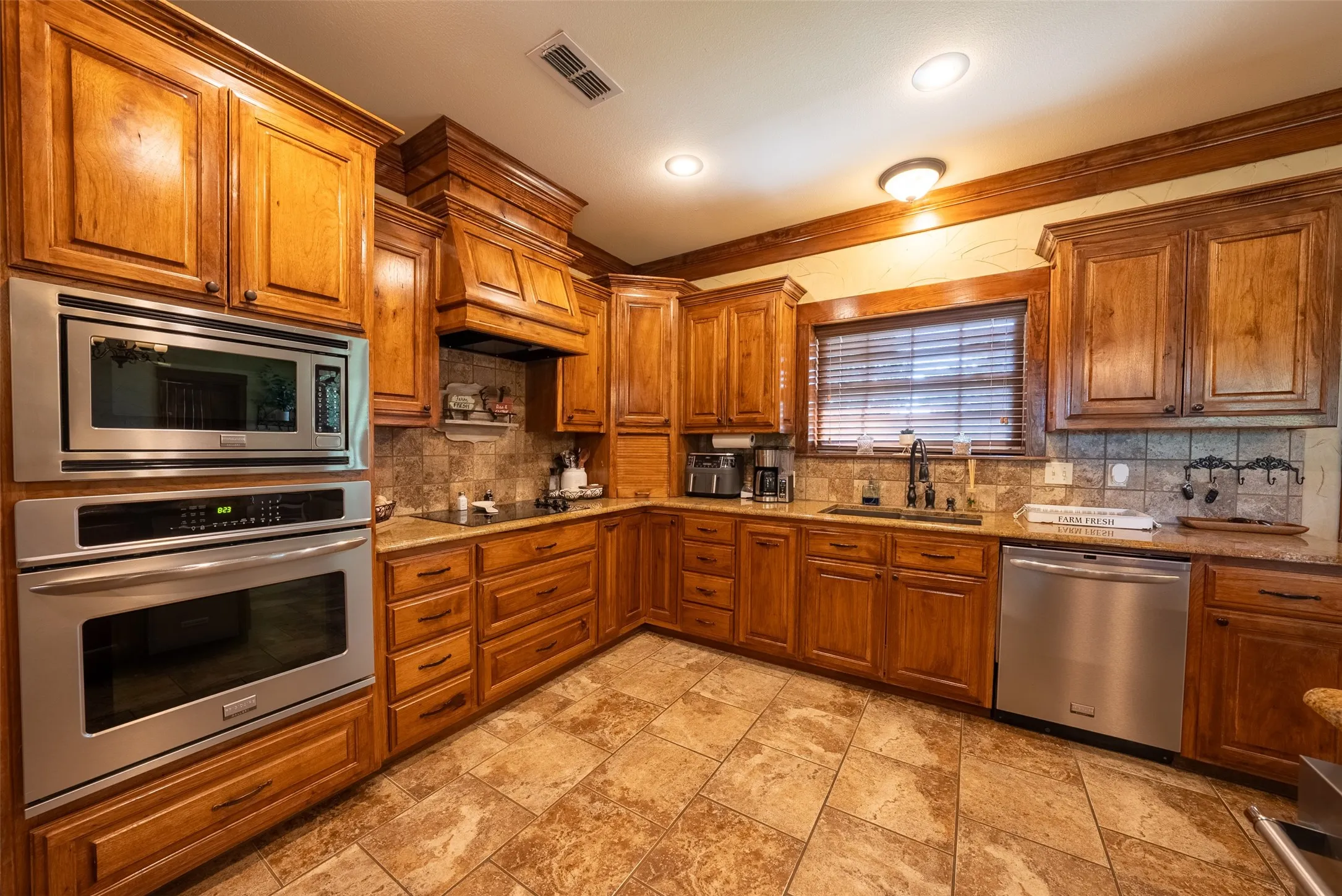 Farm For Sale in Van Zandt County , 10457 State Highway 110, Van, Texas 75790, 3 Bedroom, 3 Bathroom, 1 Garage spaces, 2,360 Sqft, built in 2009, mls#21319661, Real Estate Agent in Van, Homes For Sale in Van Zandt county, Homes For Sale in Van, Realtor in Van Texas, Real Estate Brokerage Independent Realty Texas, Luminita Cordes Realtor