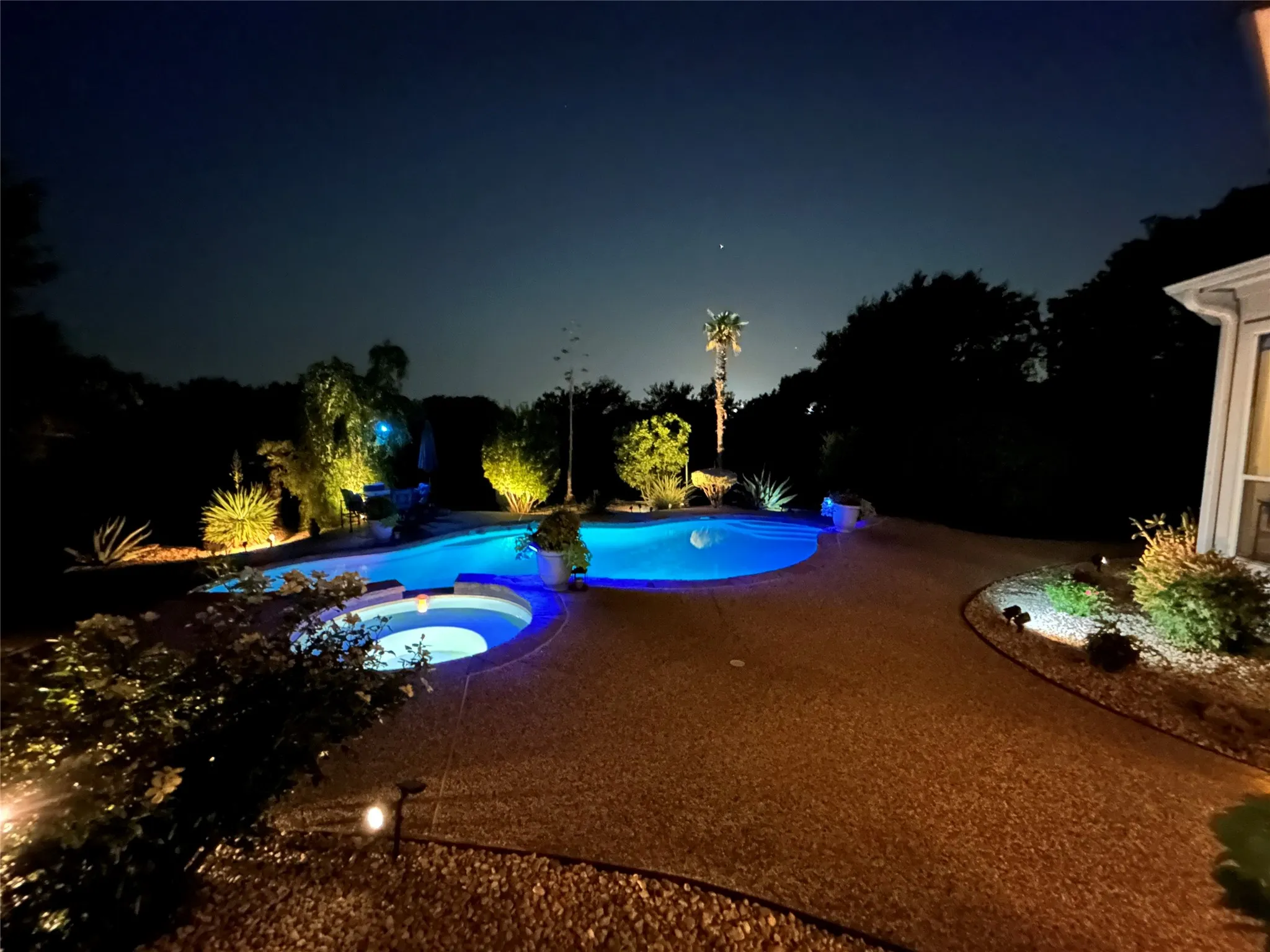Single Family Residence For Sale in Dallas County , 1529 Cypress Bend Drive, Cedar Hill, Texas 75104, 3 Bedroom, 3 Bathroom, 3 Garage spaces, 2,736 Sqft, built in 2002, mls#21317554, Real Estate Agent in Cedar Hill, Homes For Sale in Dallas county, Homes For Sale in Cedar Hill, Realtor in Cedar Hill Texas, Real Estate Brokerage Independent Realty Texas, Luminita Cordes Realtor