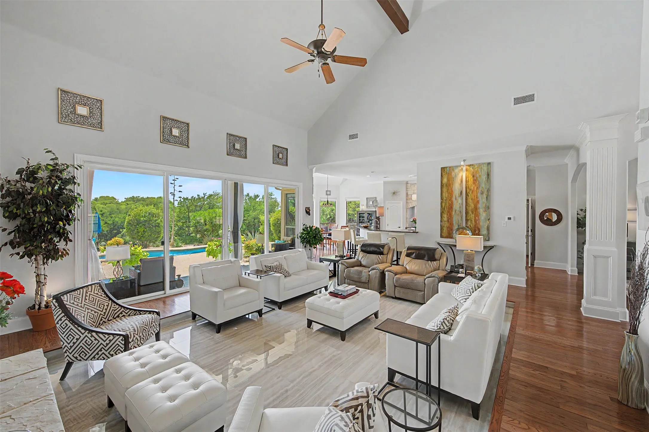 Single Family Residence For Sale in Dallas County , 1529 Cypress Bend Drive, Cedar Hill, Texas 75104, 3 Bedroom, 3 Bathroom, 3 Garage spaces, 2,736 Sqft, built in 2002, mls#21317554, Real Estate Agent in Cedar Hill, Homes For Sale in Dallas county, Homes For Sale in Cedar Hill, Realtor in Cedar Hill Texas, Real Estate Brokerage Independent Realty Texas, Luminita Cordes Realtor