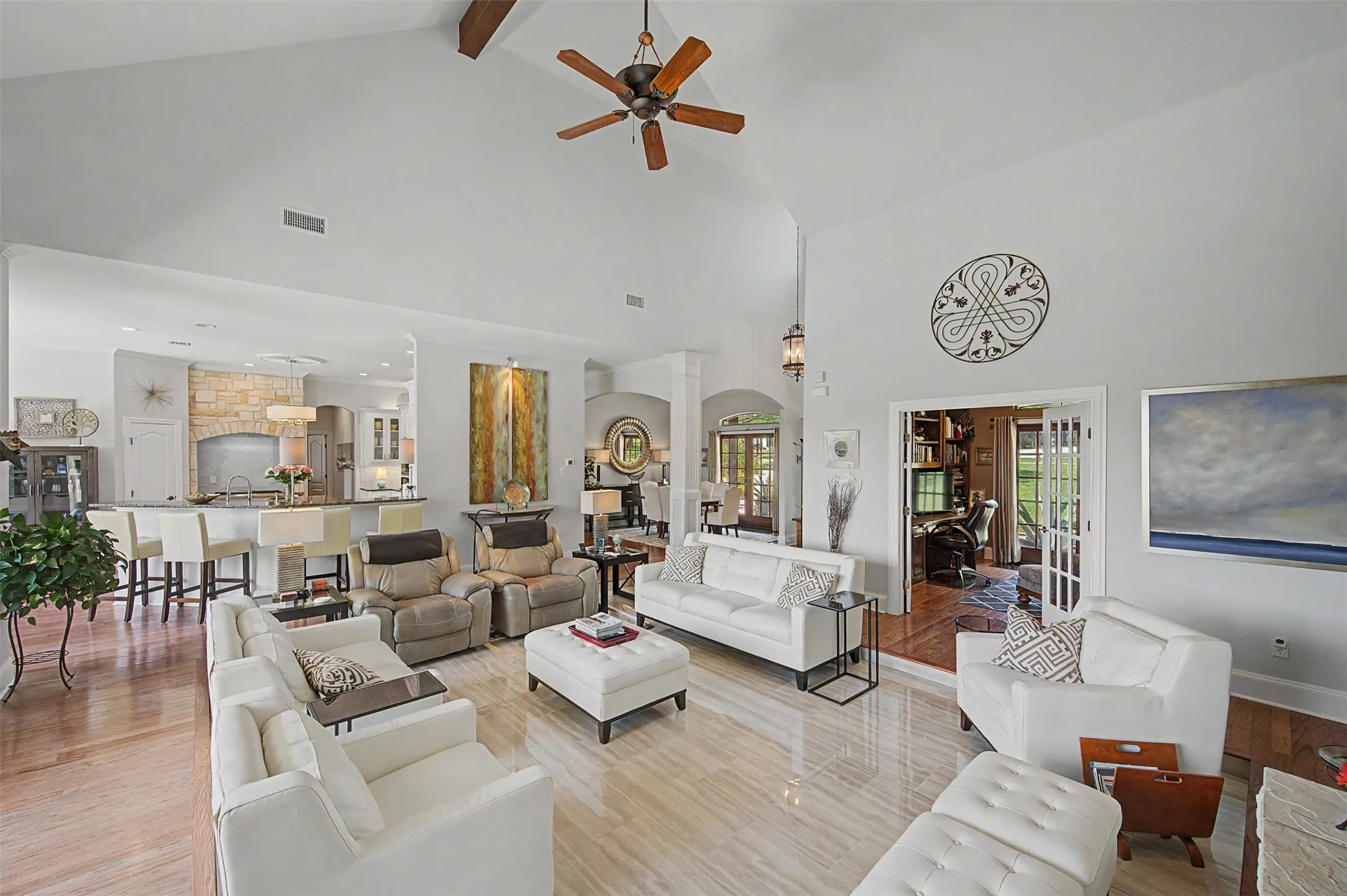 Single Family Residence For Sale in Dallas County , 1529 Cypress Bend Drive, Cedar Hill, Texas 75104, 3 Bedroom, 3 Bathroom, 3 Garage spaces, 2,736 Sqft, built in 2002, mls#21317554, Real Estate Agent in Cedar Hill, Homes For Sale in Dallas county, Homes For Sale in Cedar Hill, Realtor in Cedar Hill Texas, Real Estate Brokerage Independent Realty Texas, Luminita Cordes Realtor